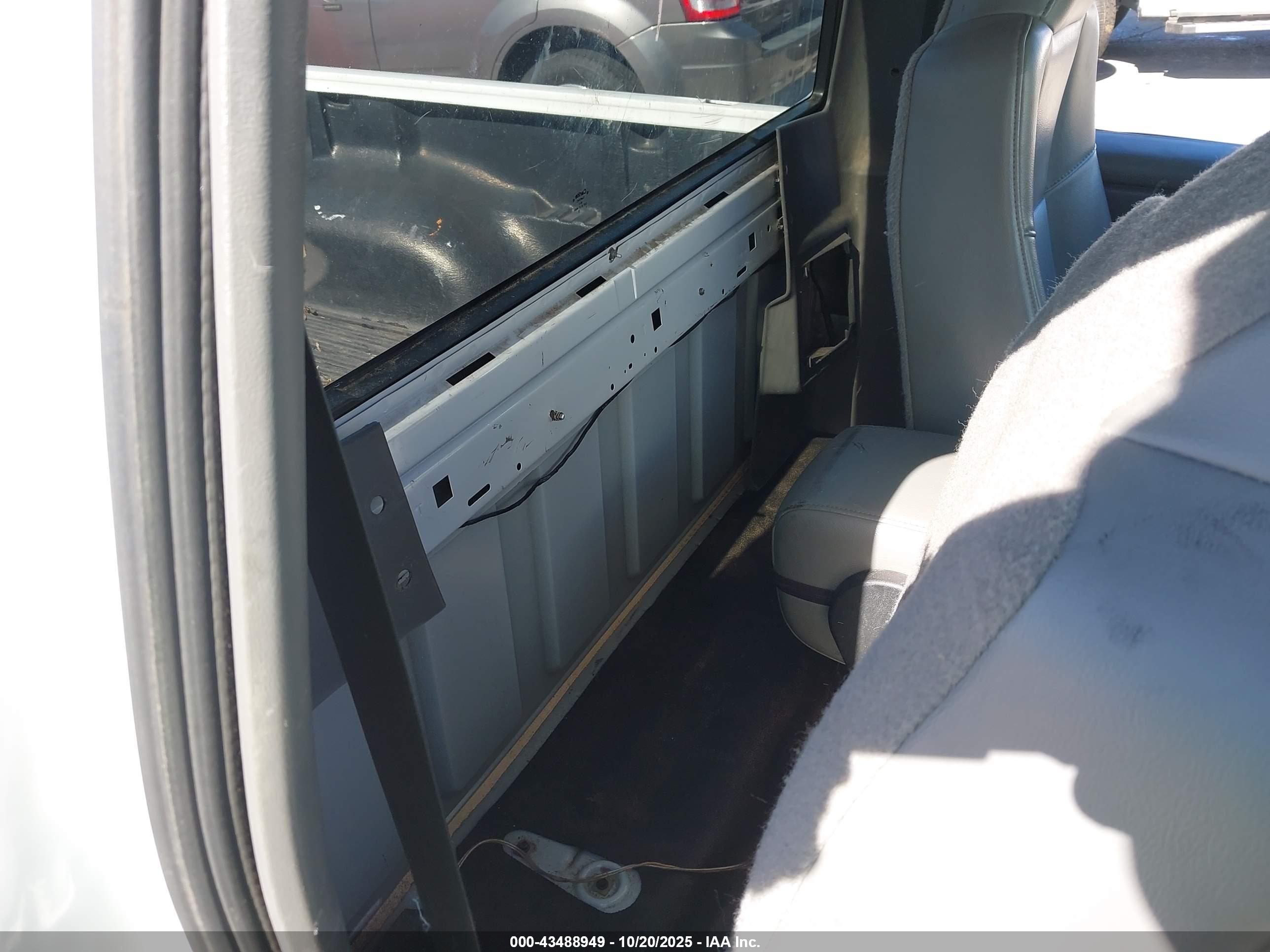 FORD RANGER image 8