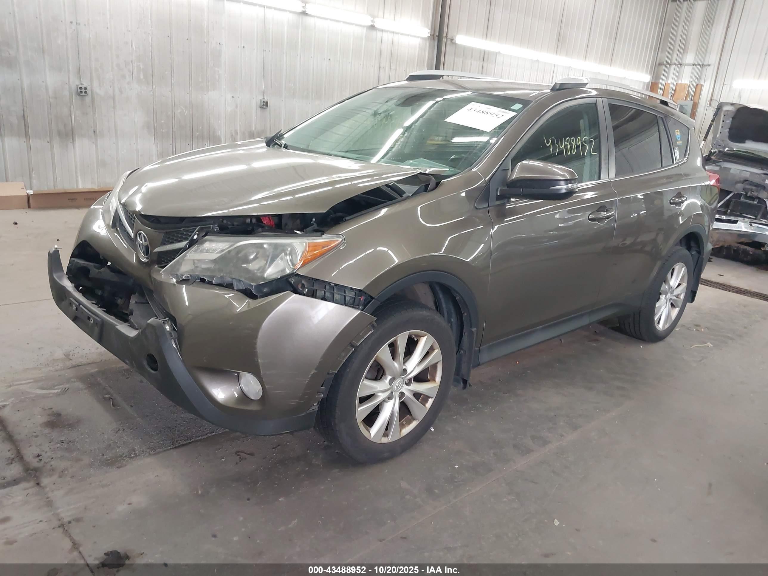 TOYOTA RAV4 image 2