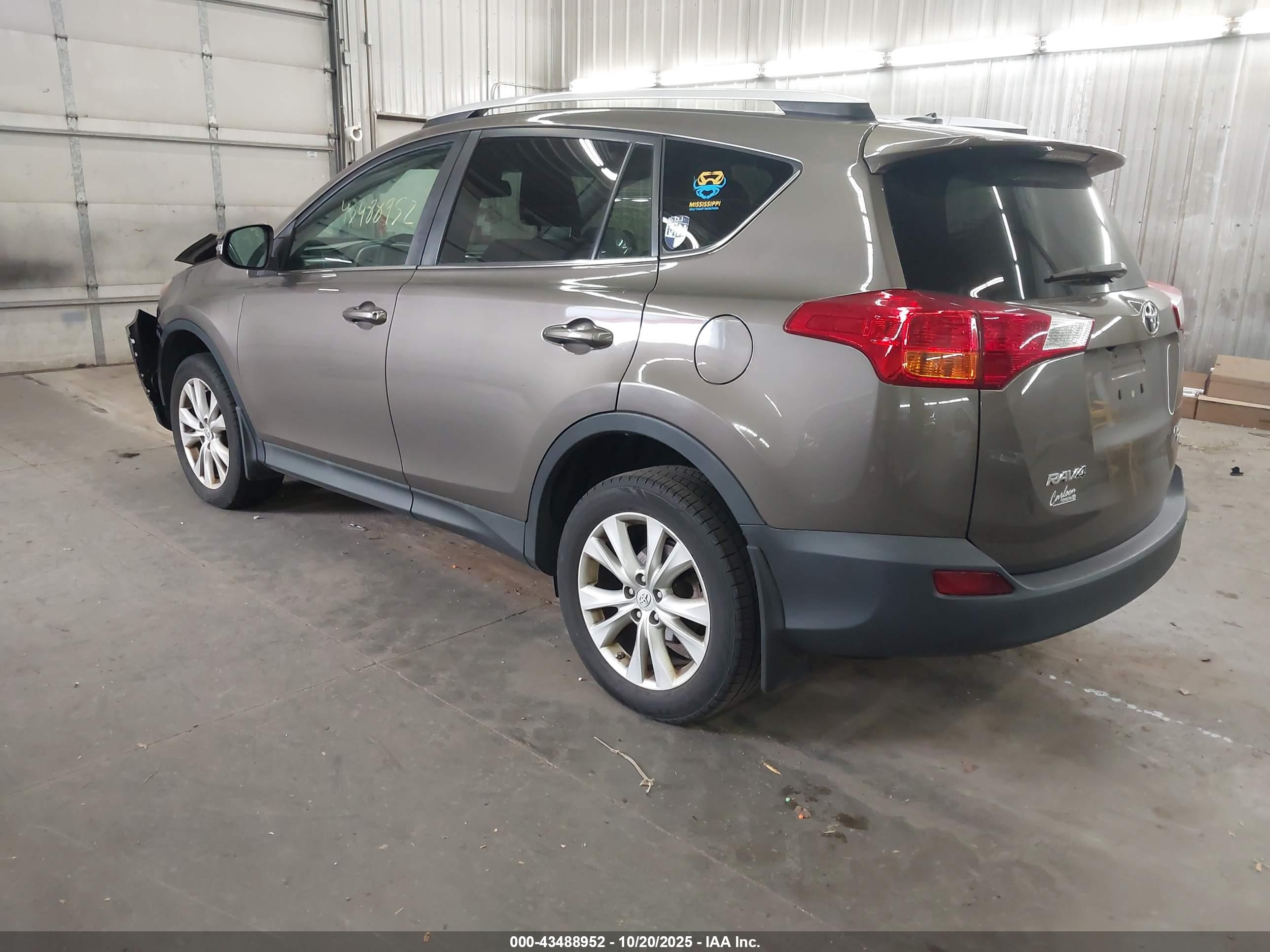 TOYOTA RAV4 image 3