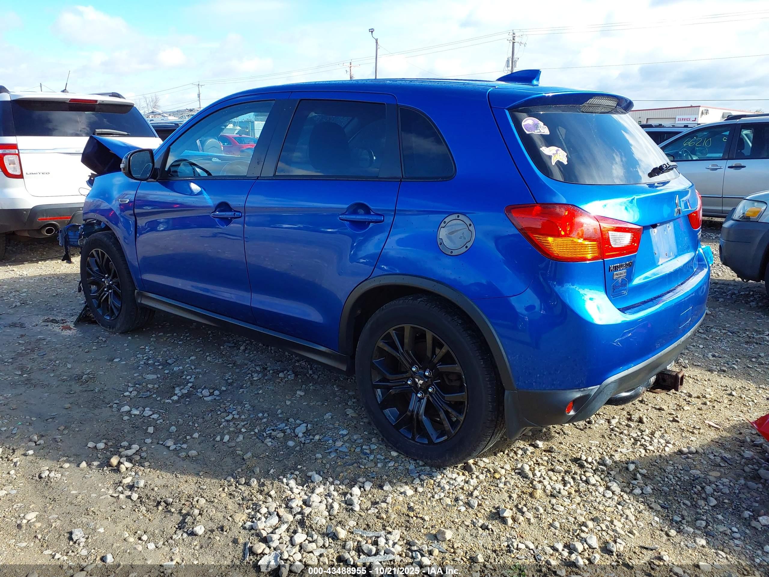 MITSUBISHI OUTLANDER image 3