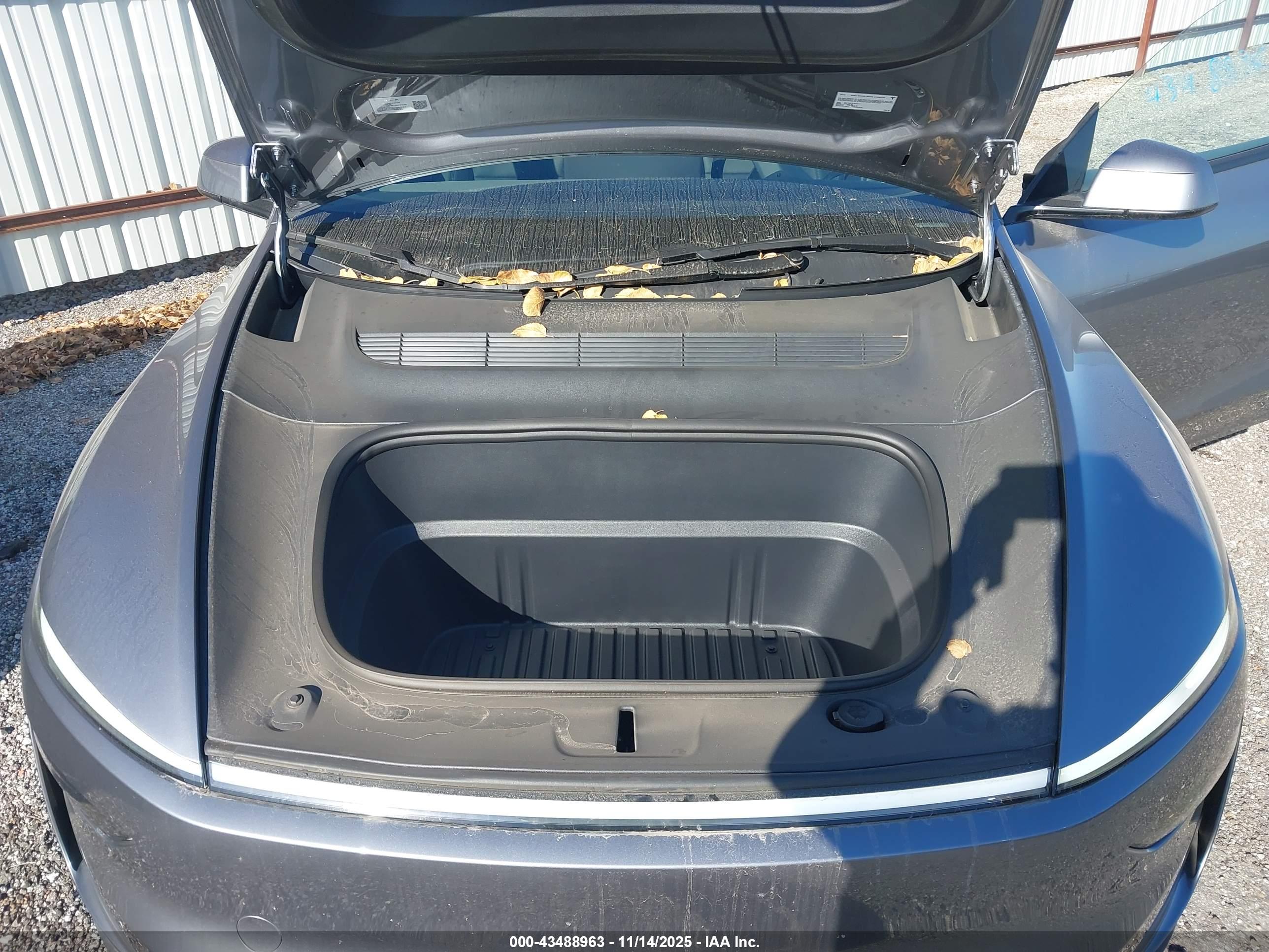 TESLA MODEL image 10