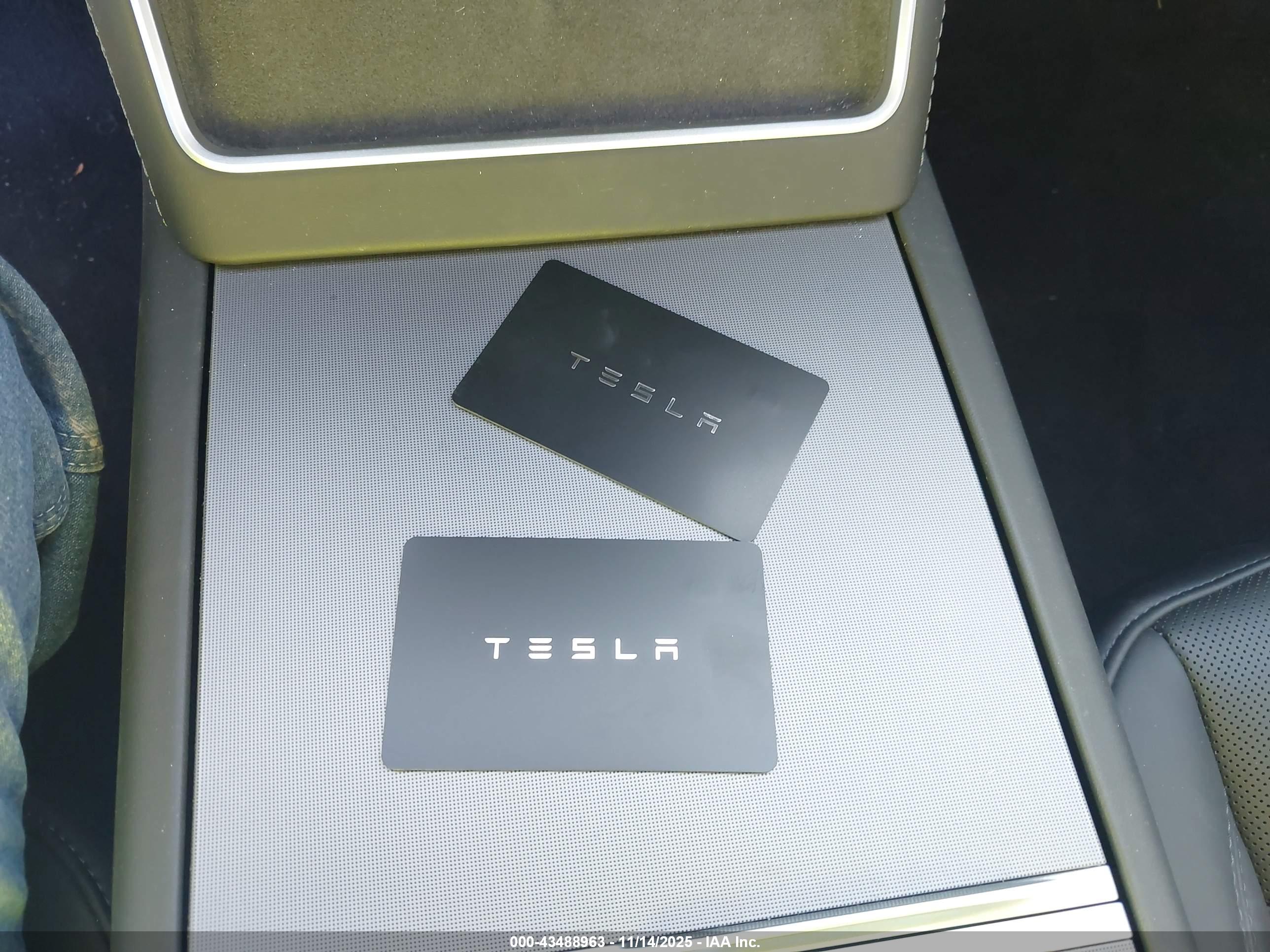 TESLA MODEL image 11