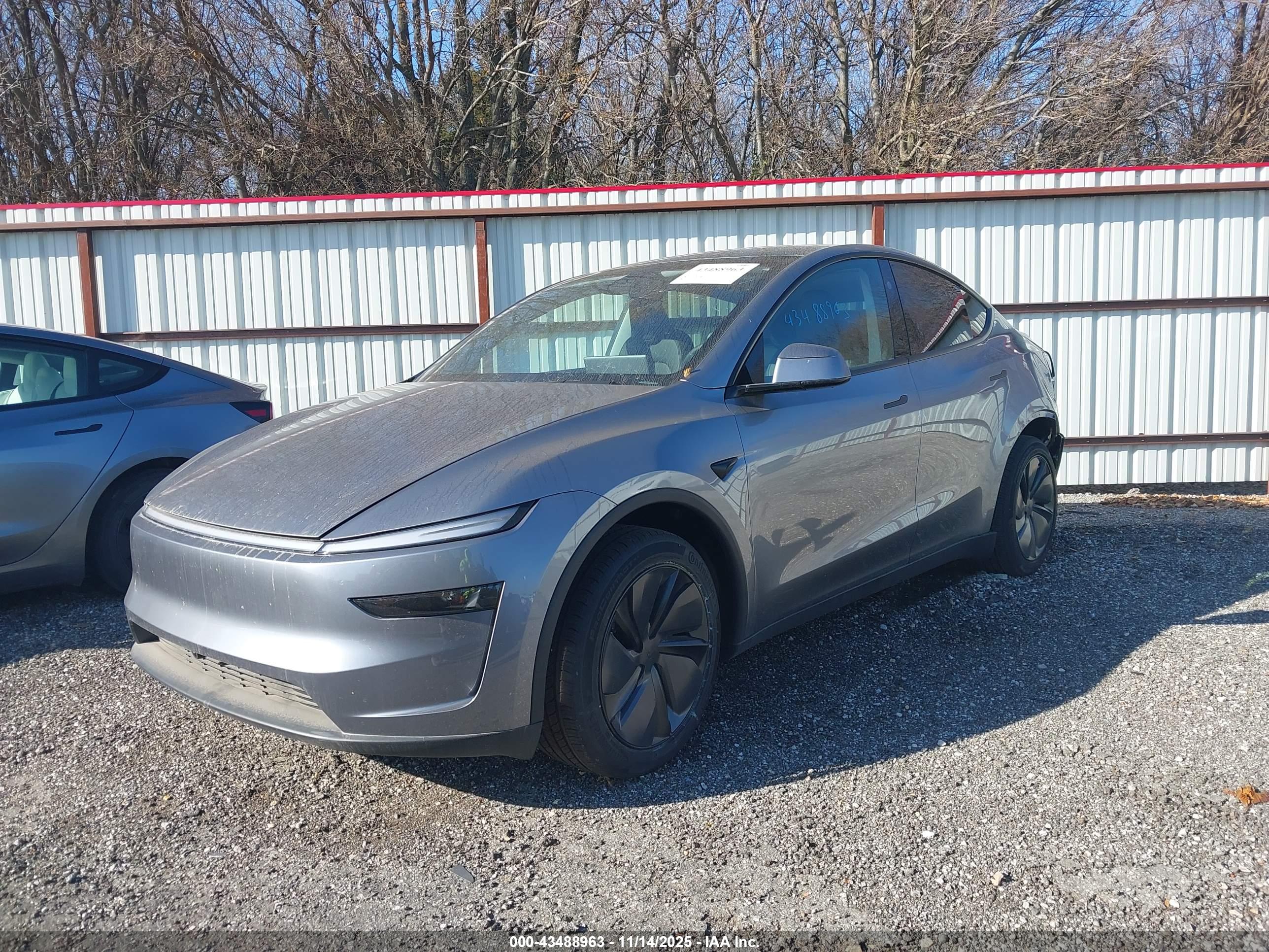 TESLA MODEL image 2