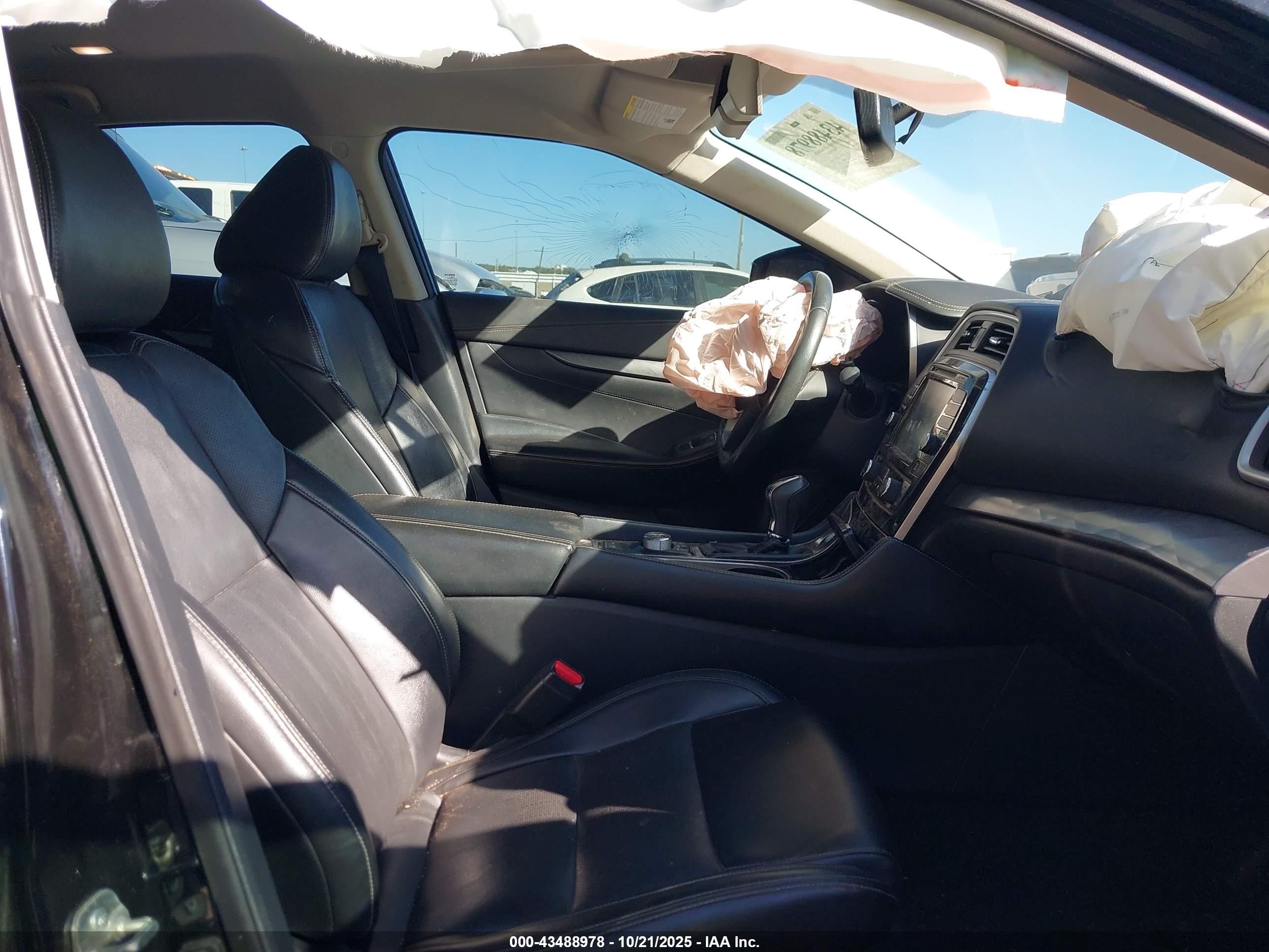 NISSAN MAXIMA image 5