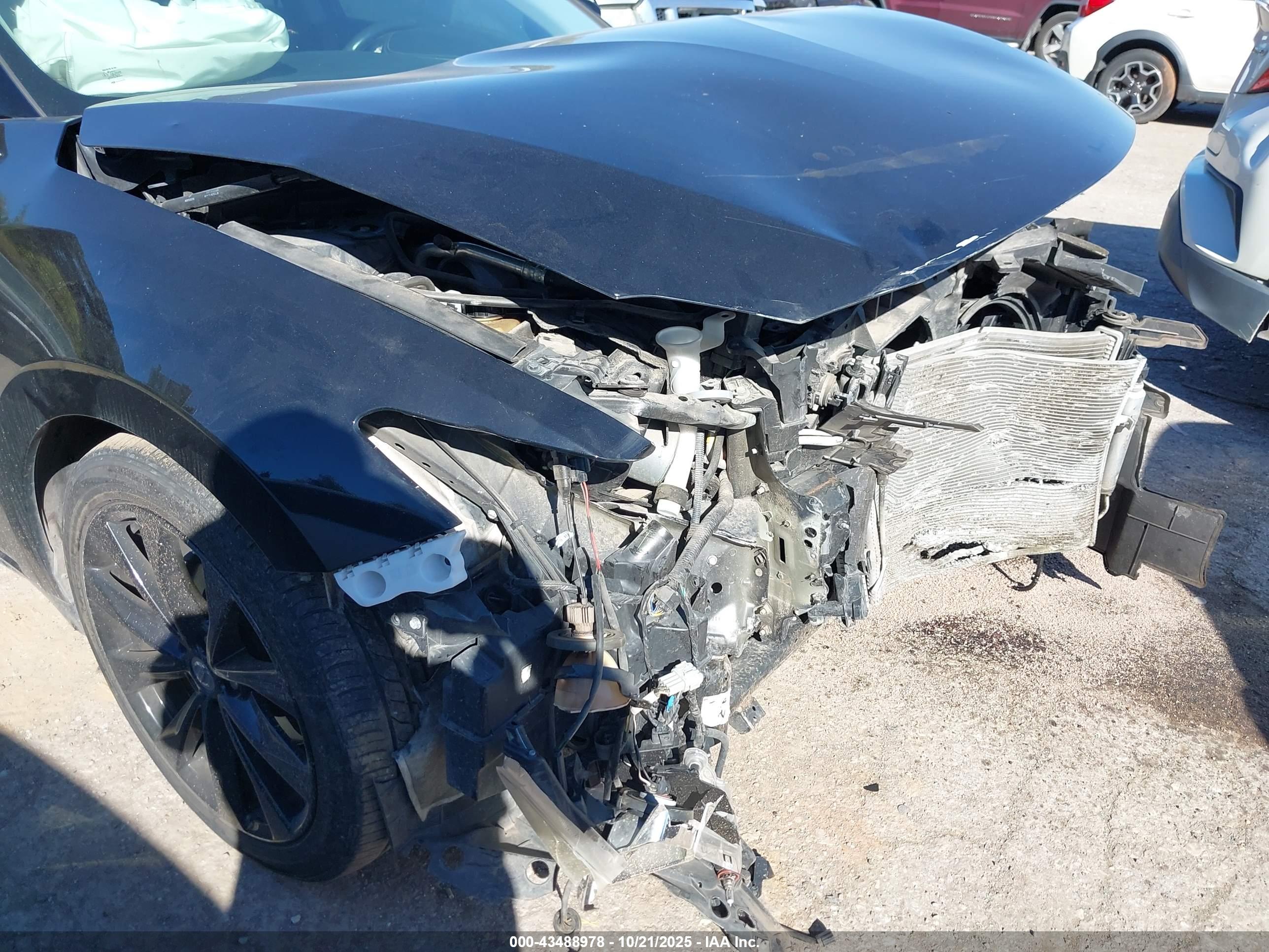 NISSAN MAXIMA image 6