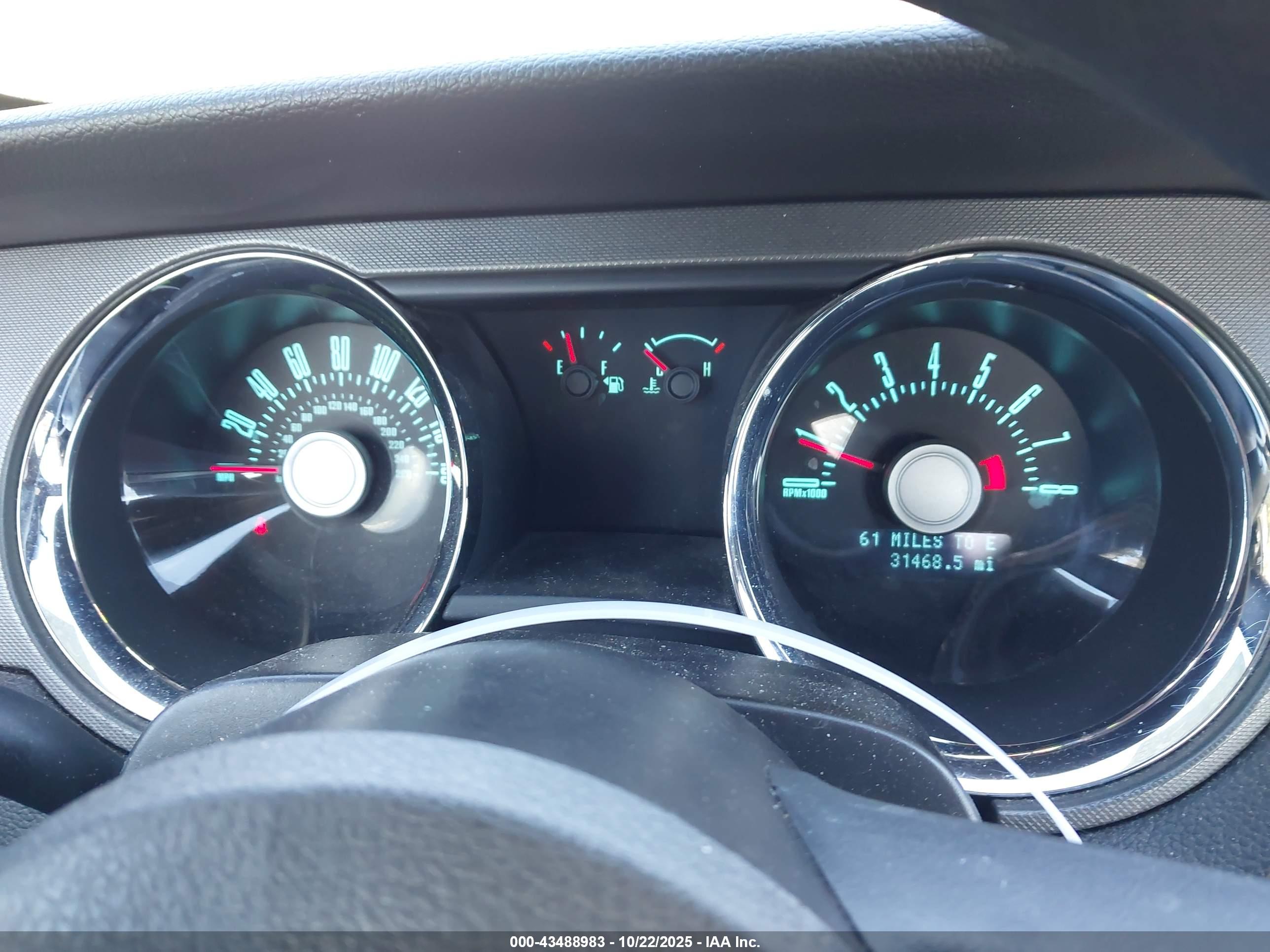 FORD MUSTANG image 7