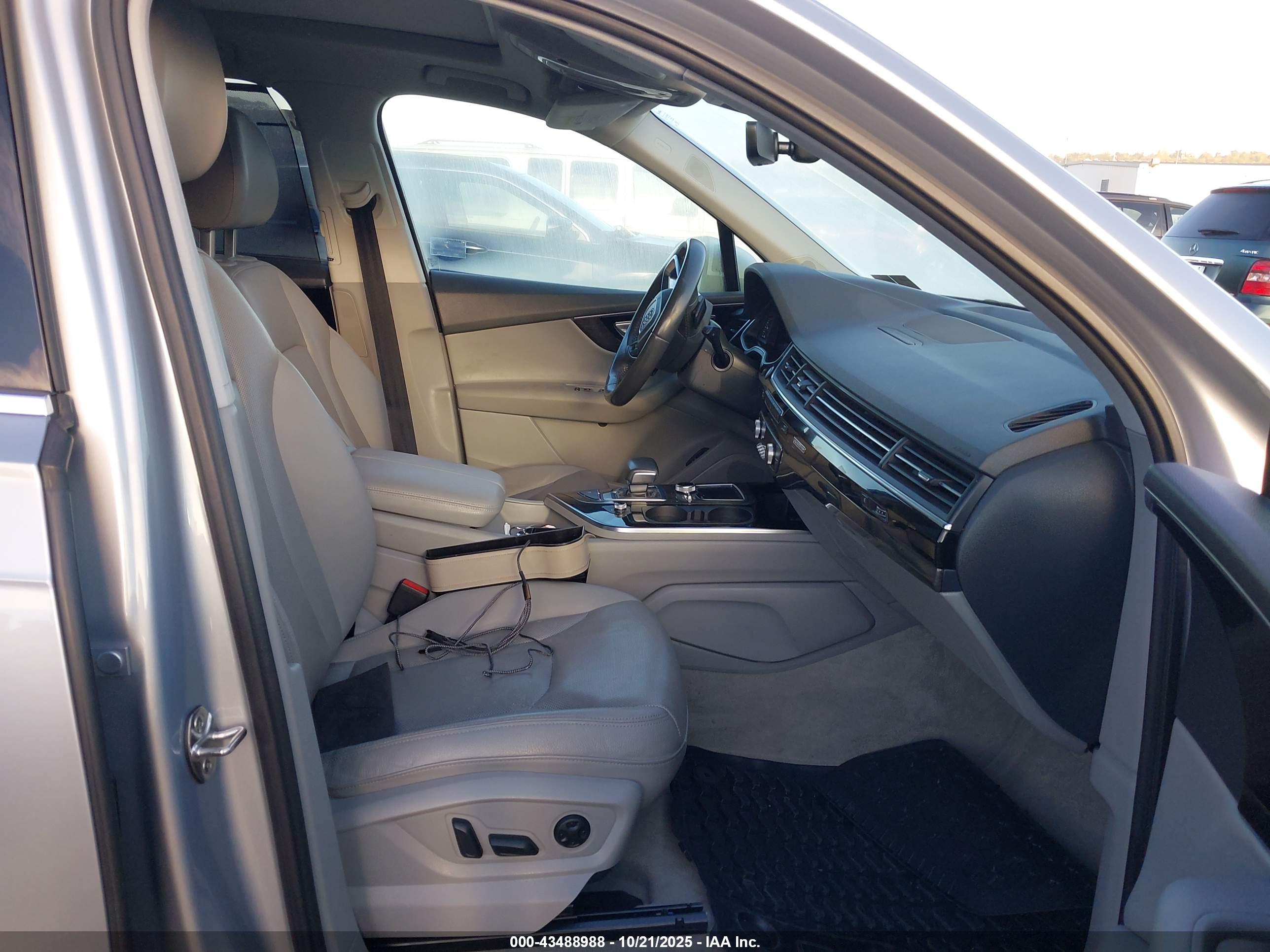 AUDI Q7 image 5