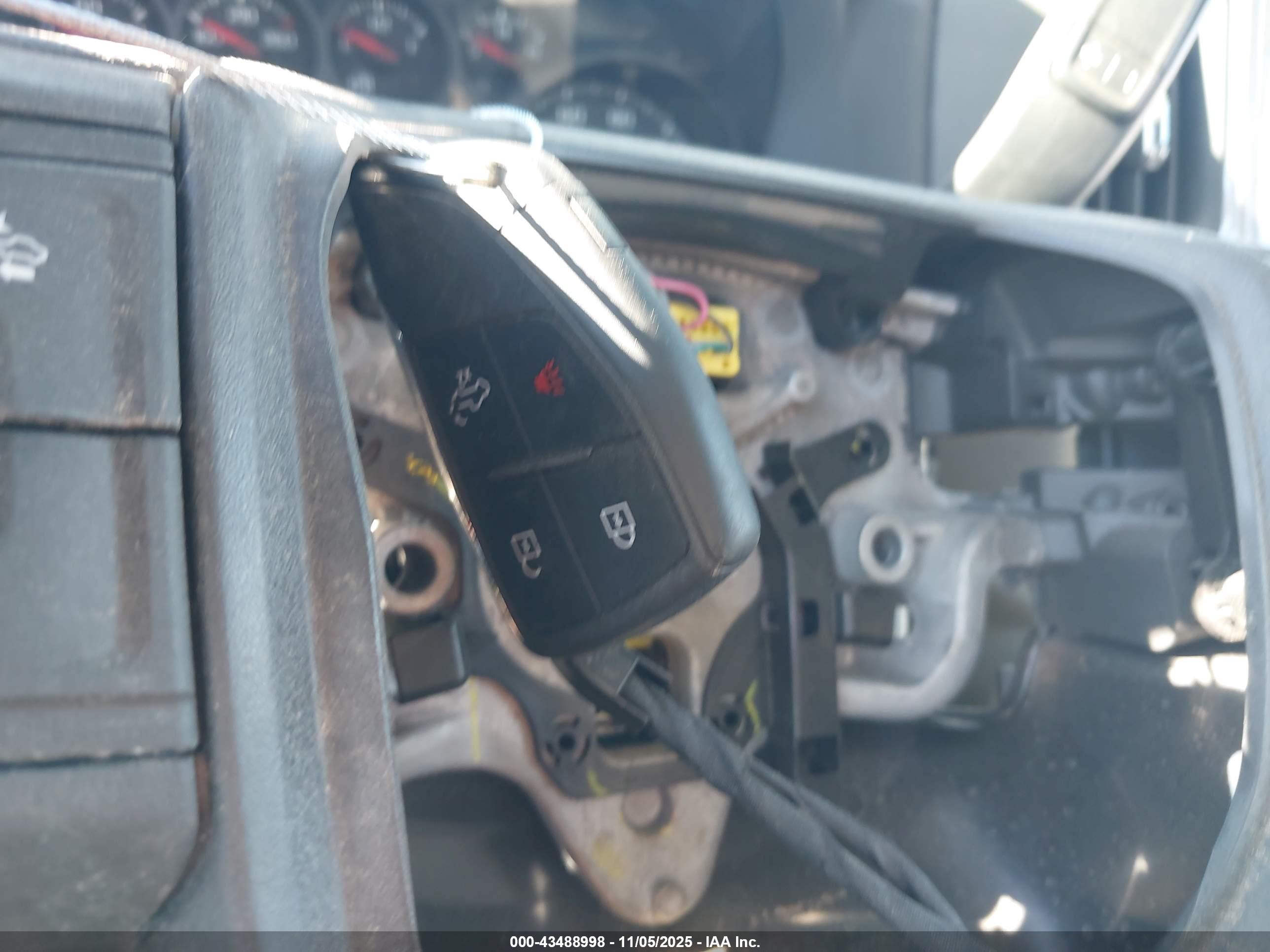 GMC SIERRA image 11