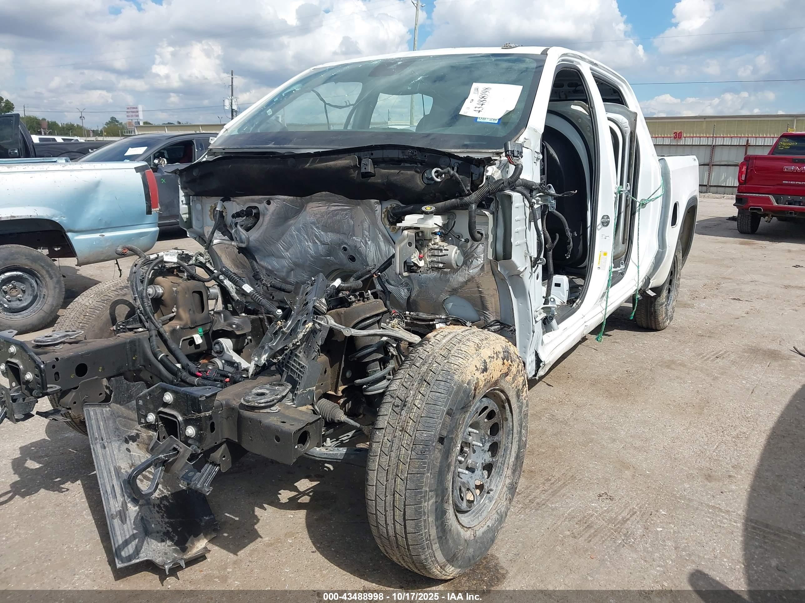 GMC SIERRA image 2