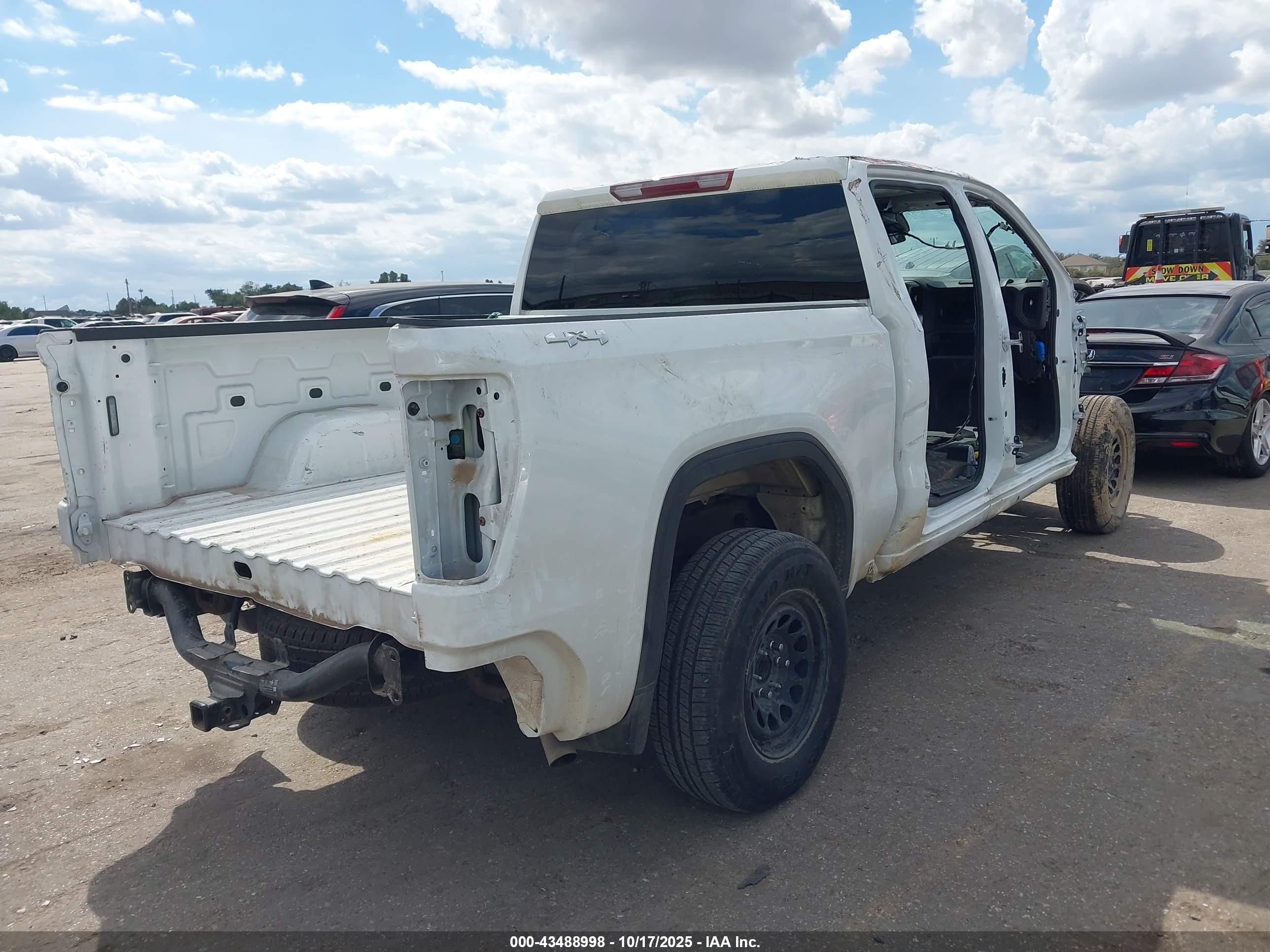 GMC SIERRA image 4