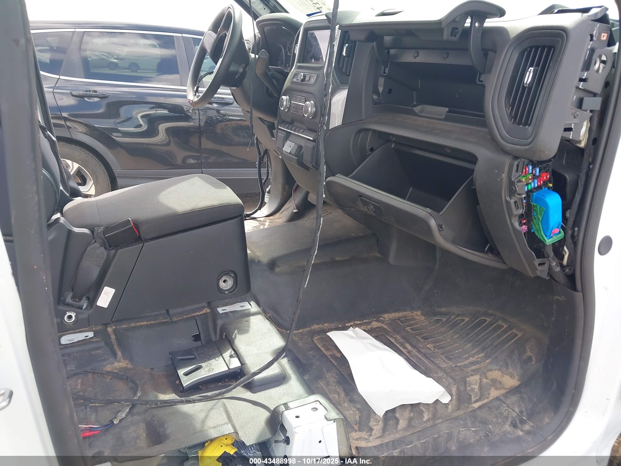 GMC SIERRA image 5