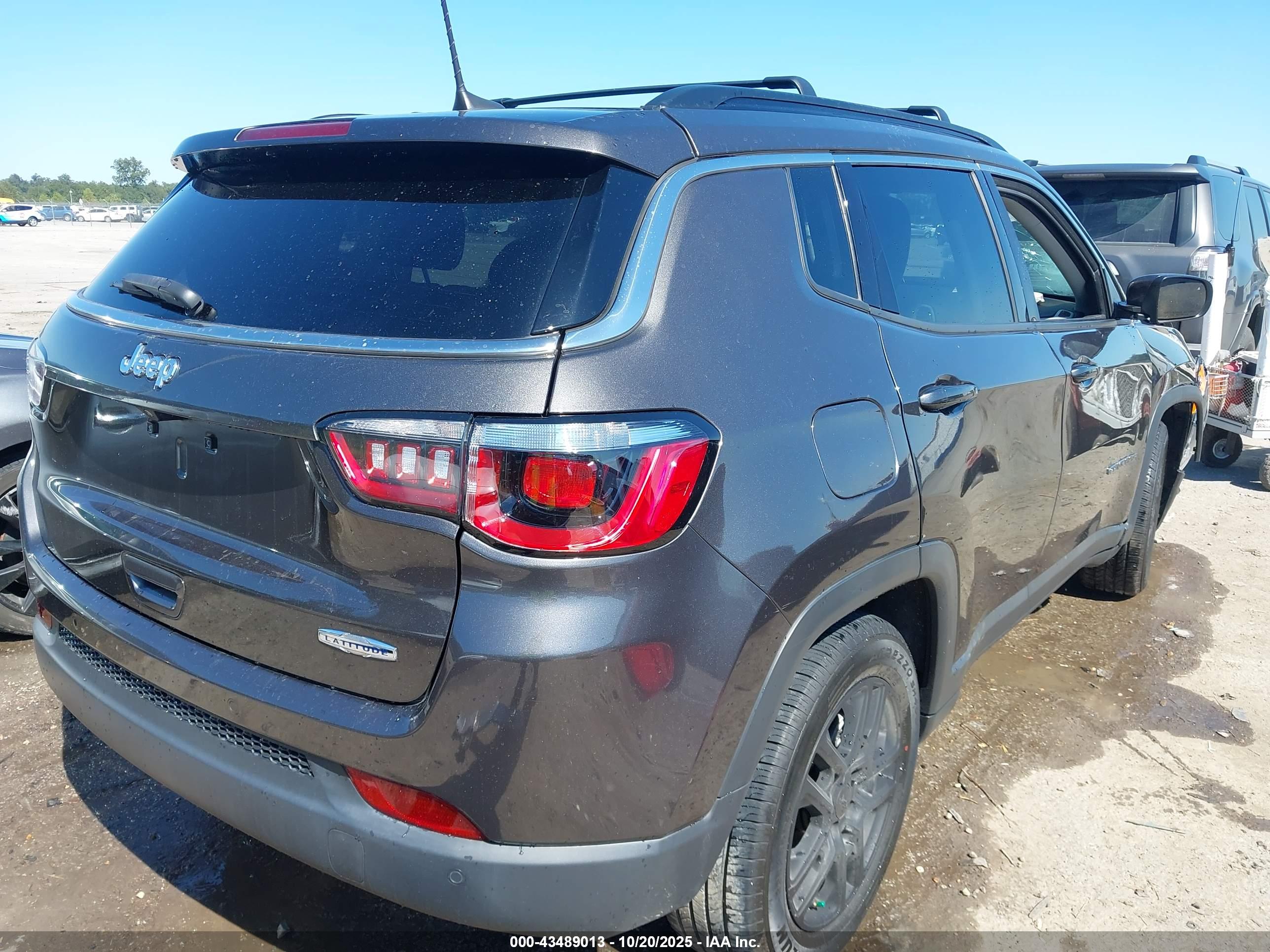 JEEP COMPASS image 4
