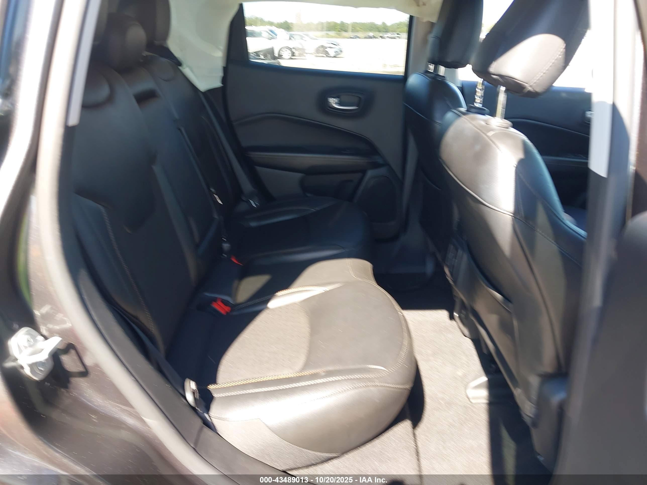 JEEP COMPASS image 8