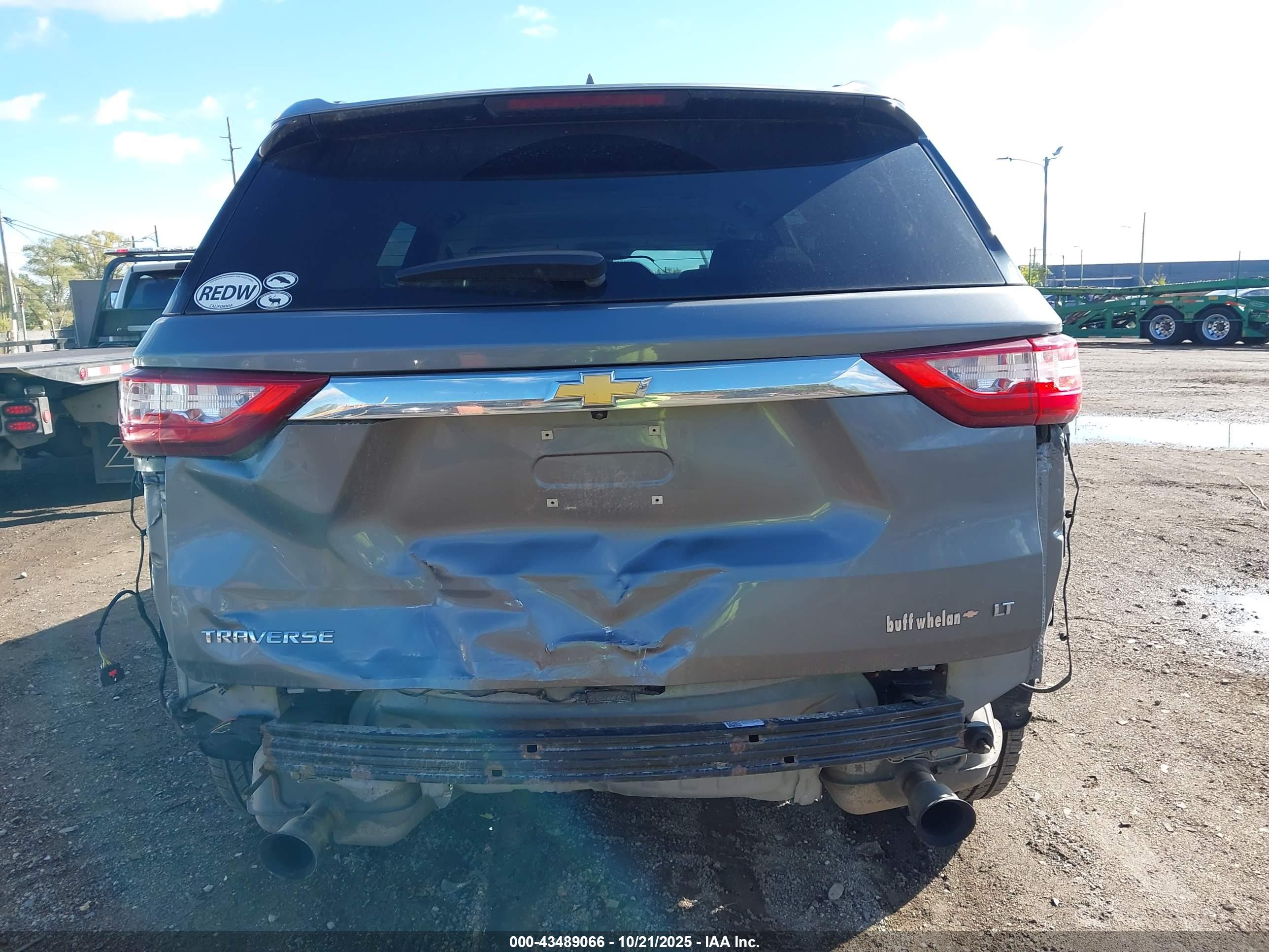 CHEVROLET TRAVERSE image 6