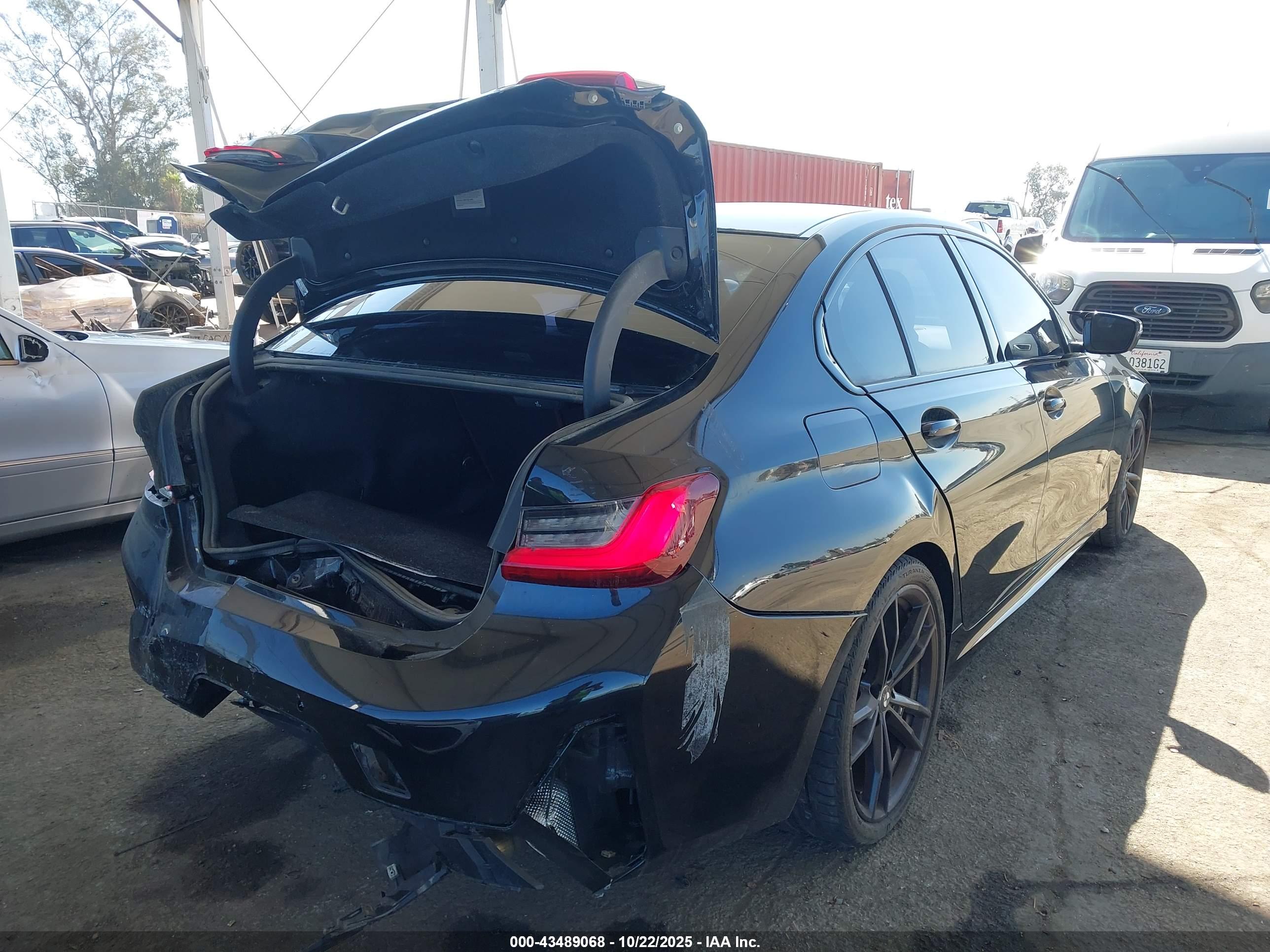 BMW 330I image 4