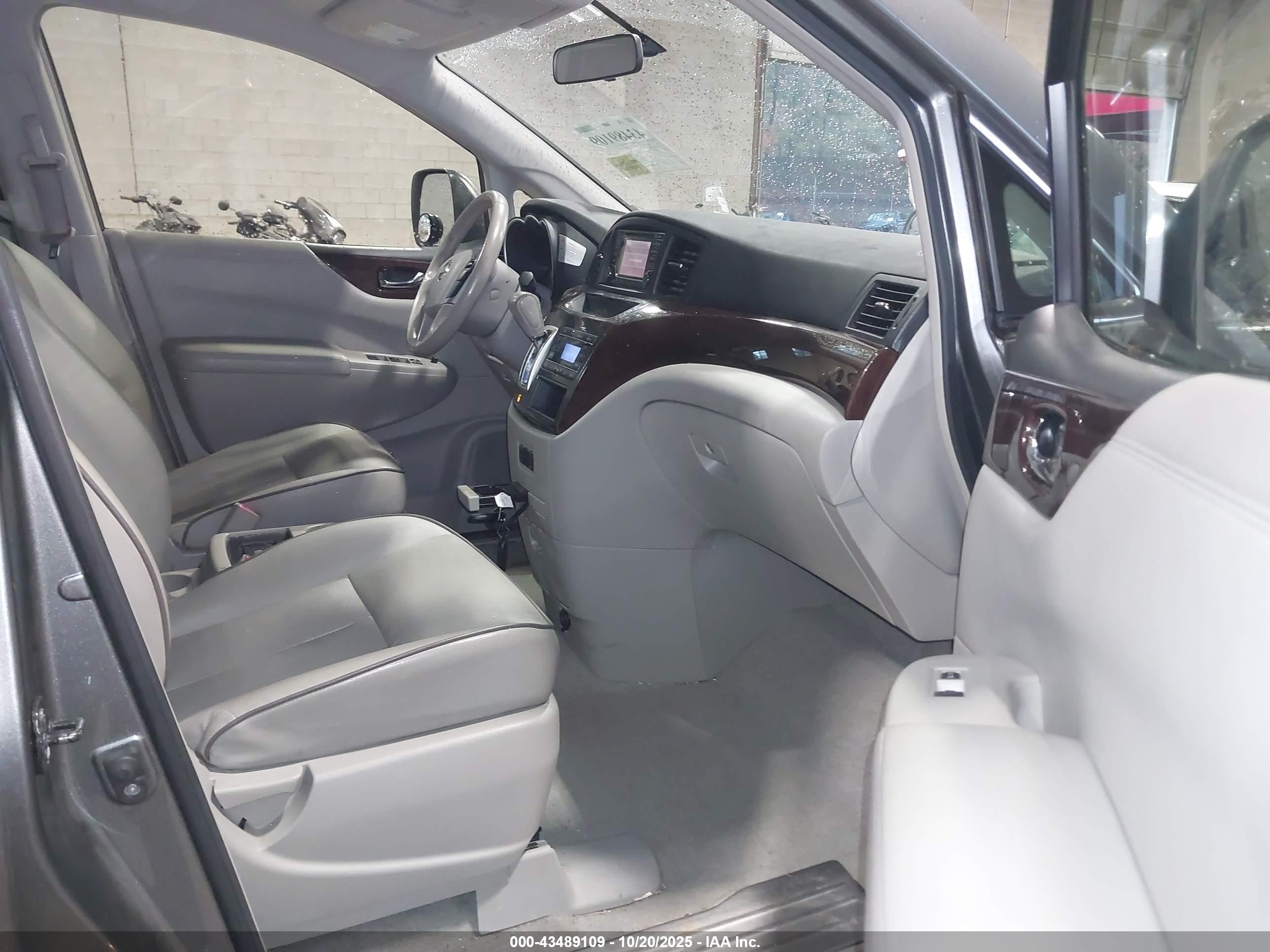 NISSAN QUEST image 5