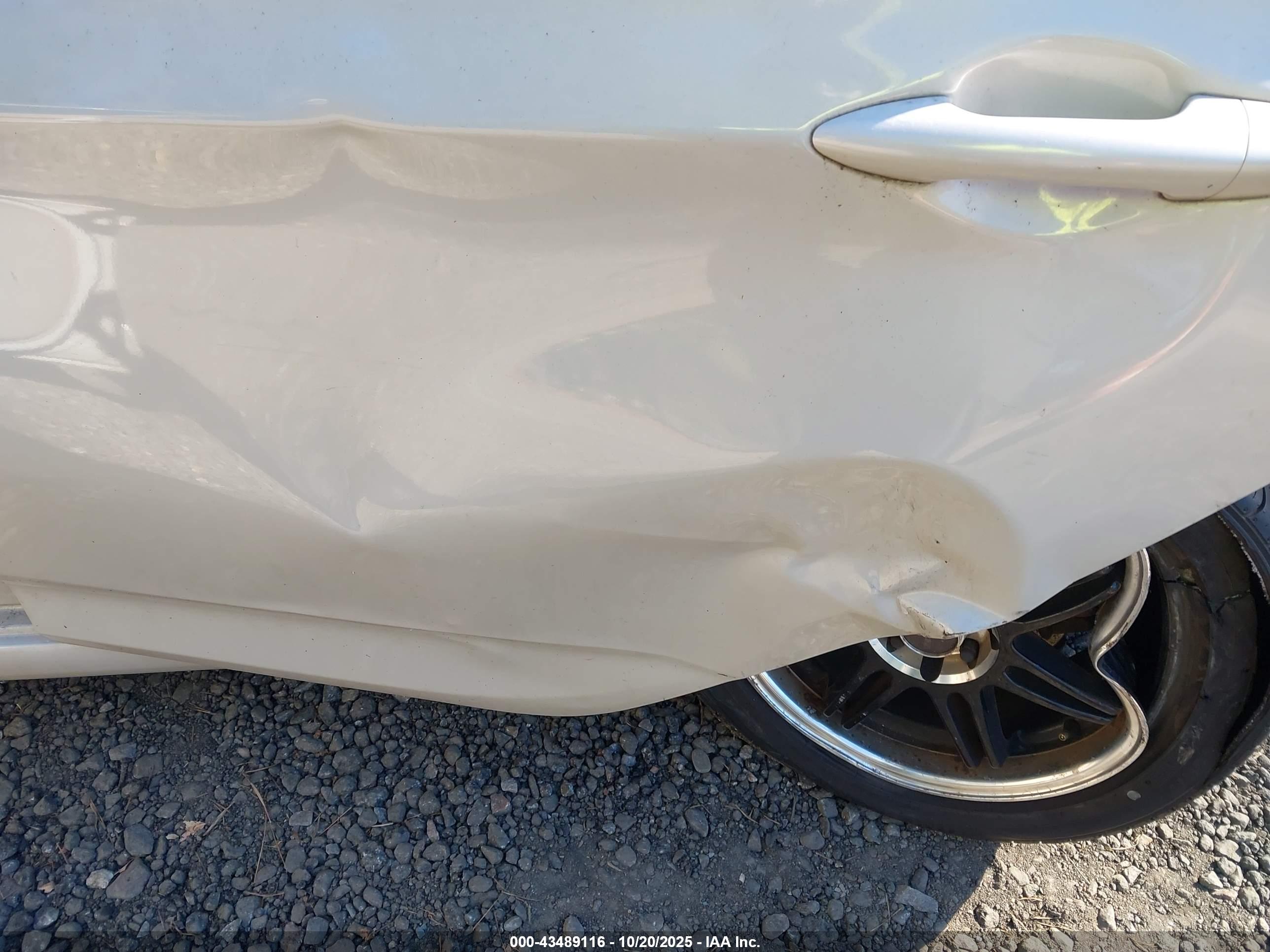 HYUNDAI ACCENT image 6