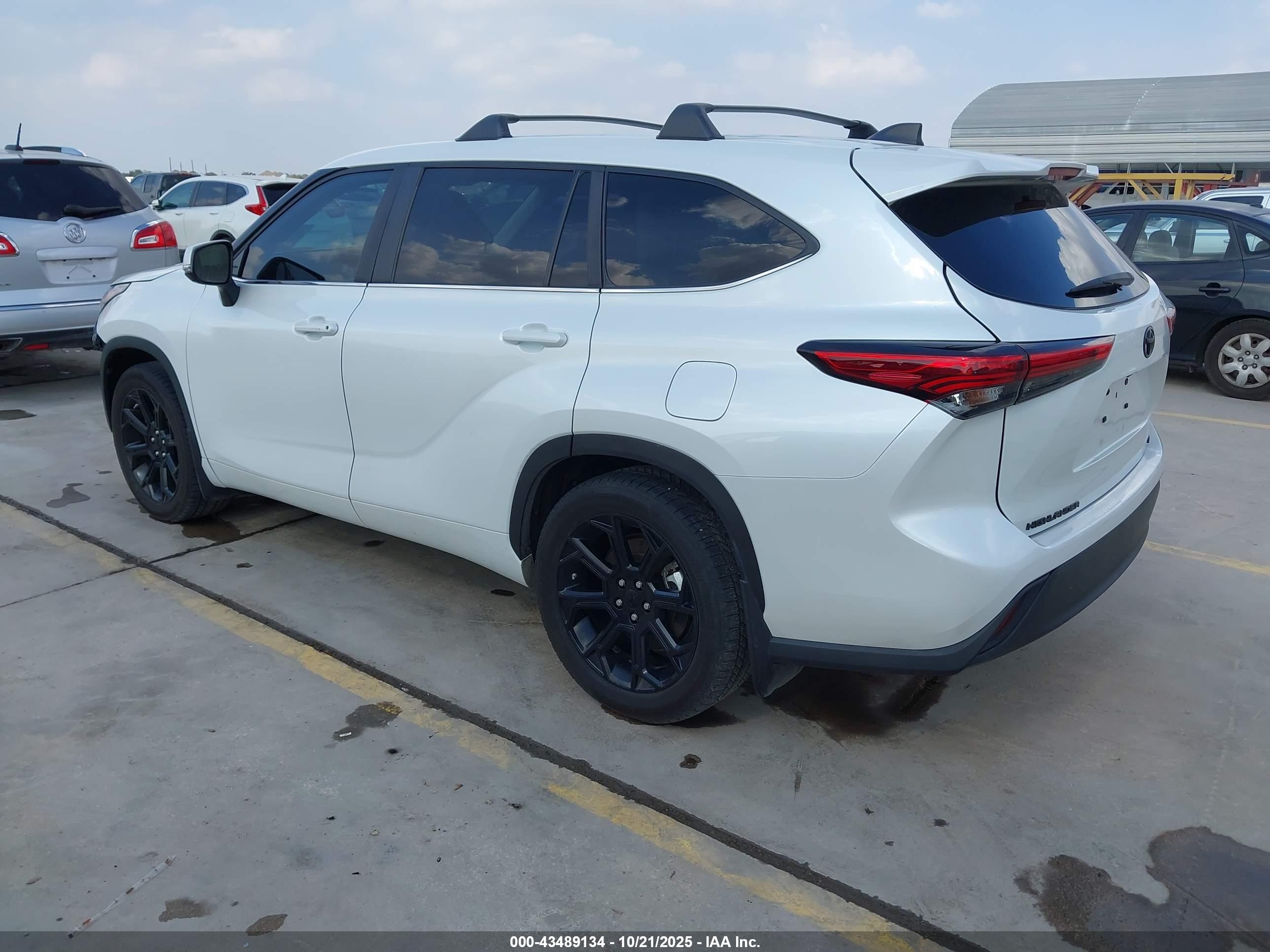 TOYOTA HIGHLANDER image 3
