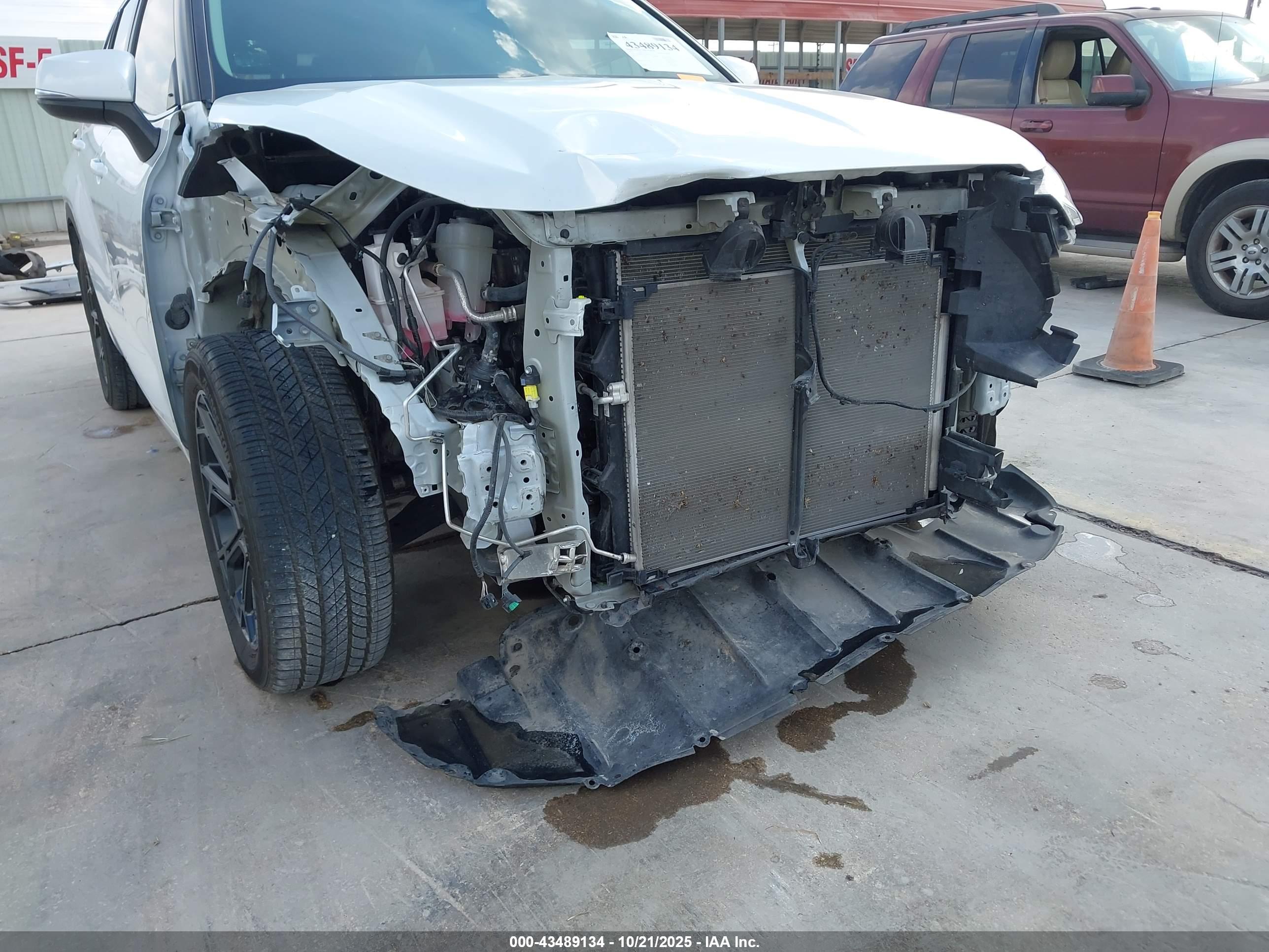 TOYOTA HIGHLANDER image 6