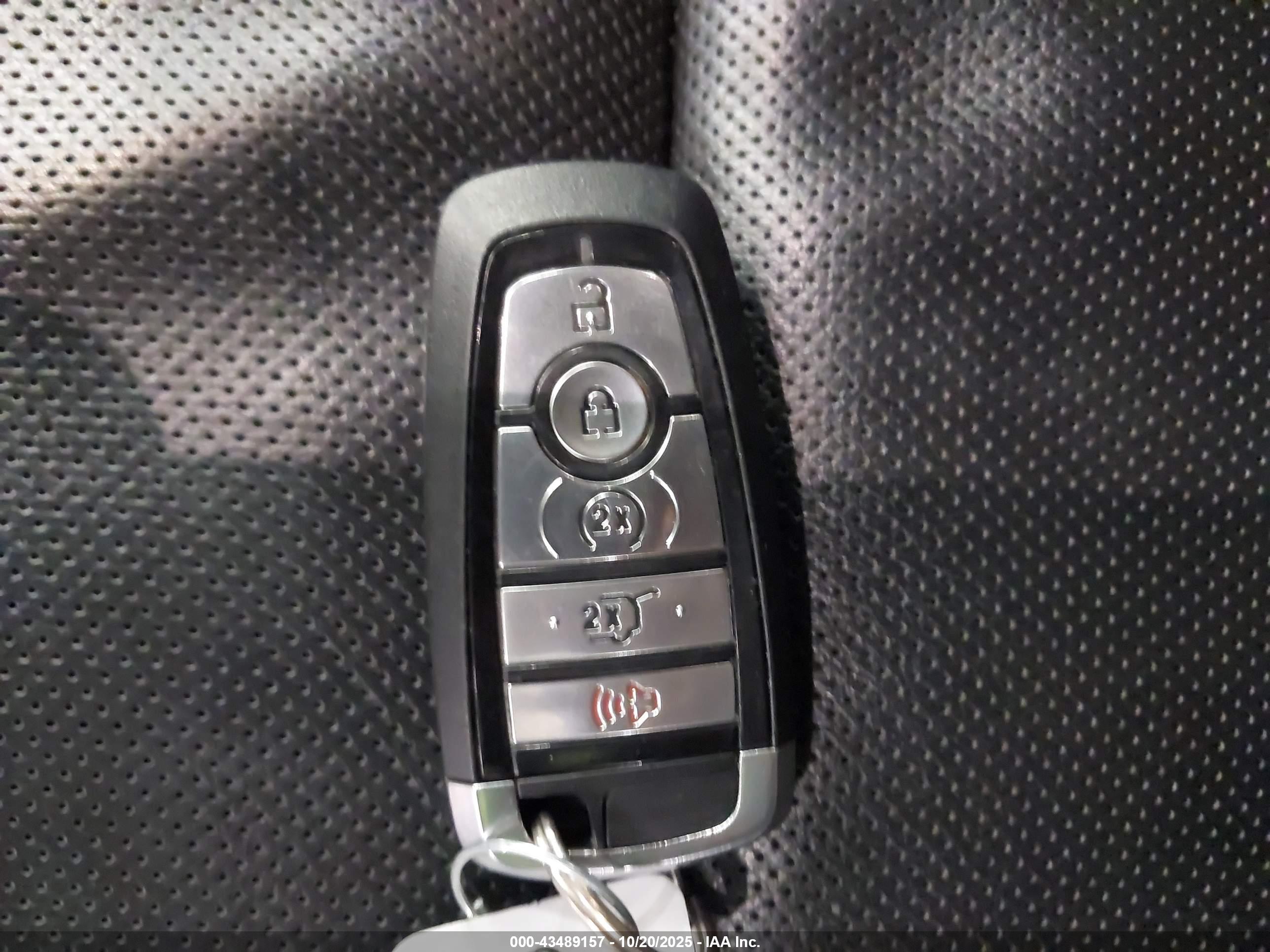 FORD EXPLORER image 11