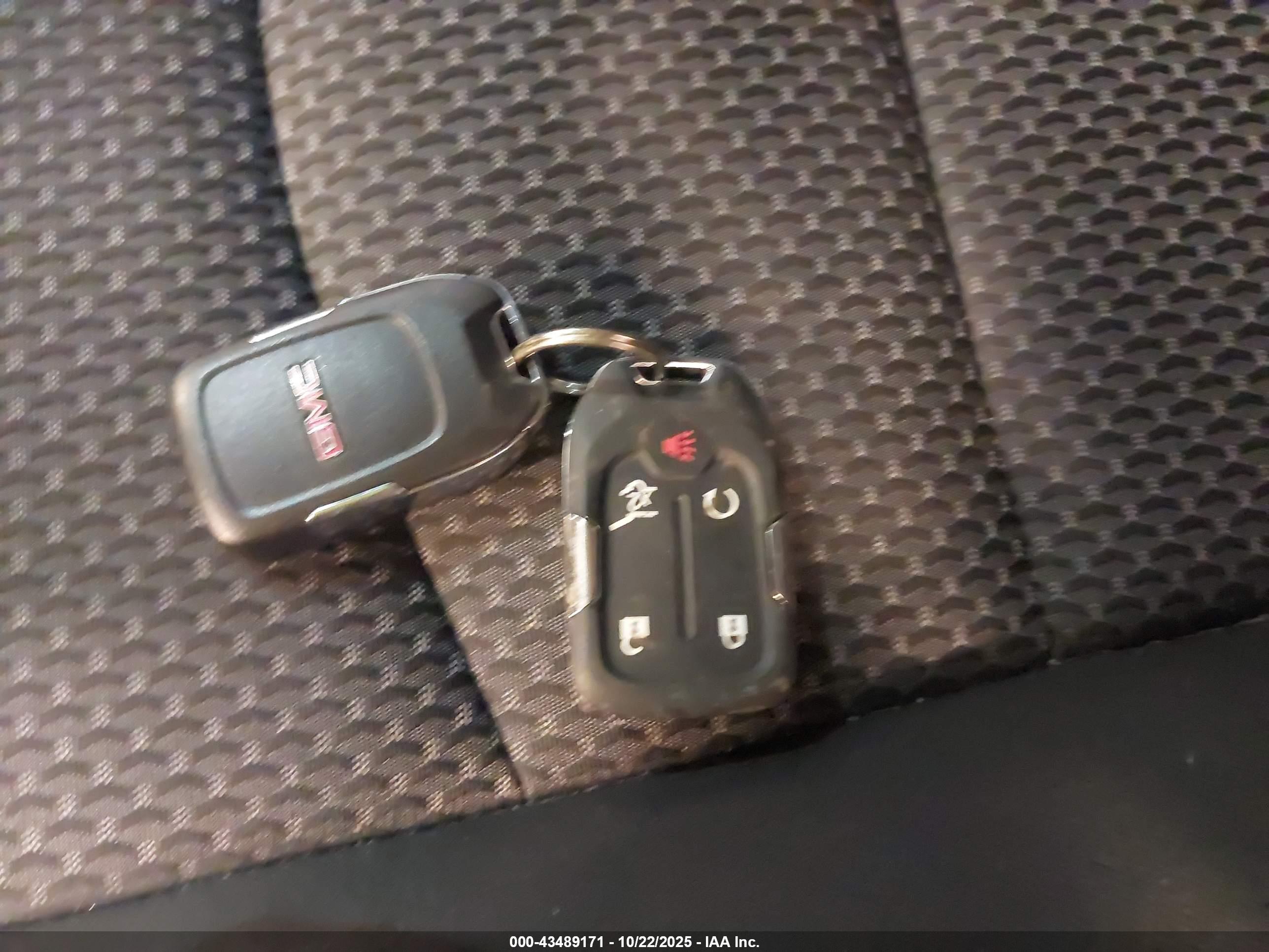 GMC TERRAIN image 11
