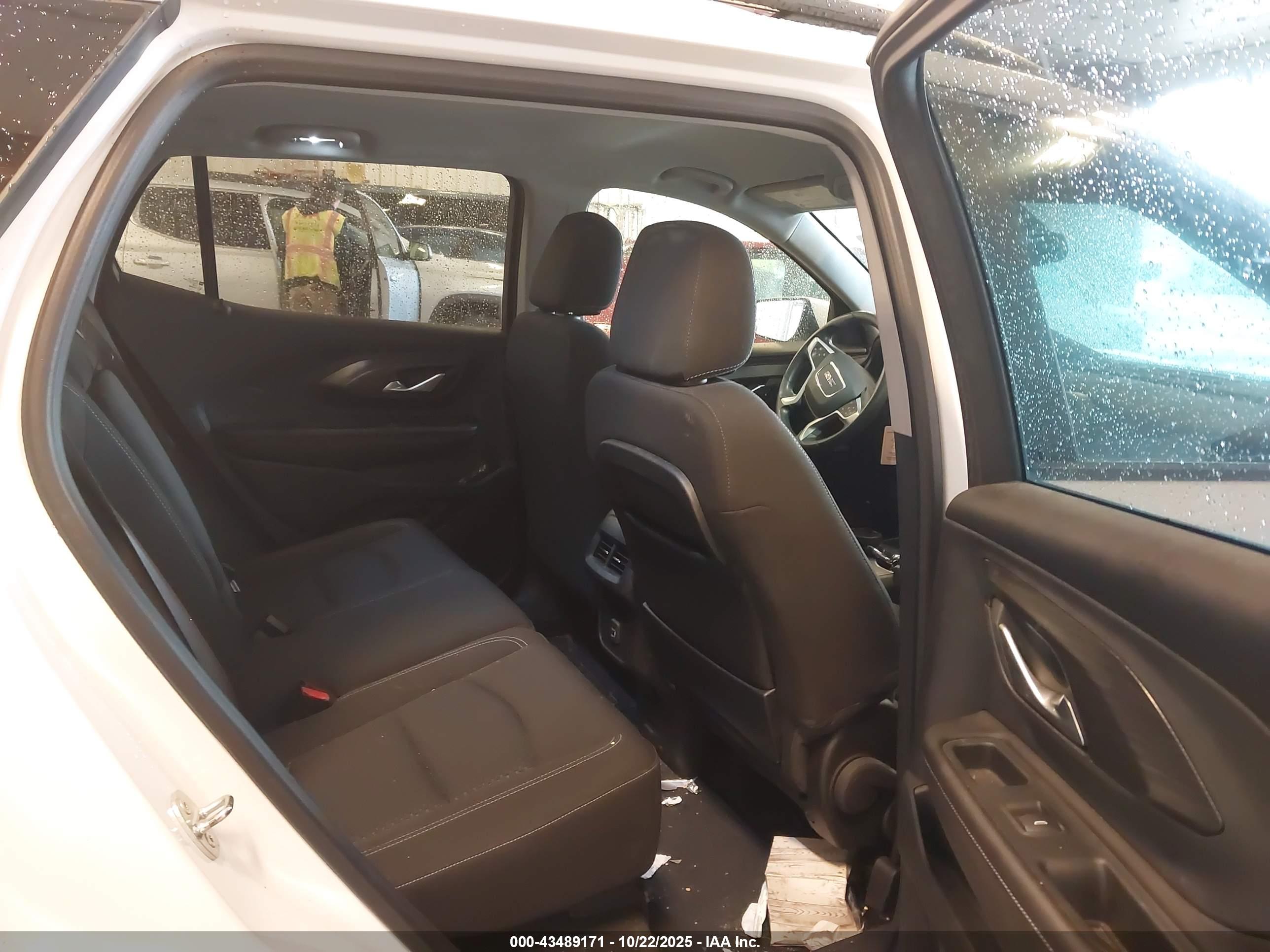 GMC TERRAIN image 8