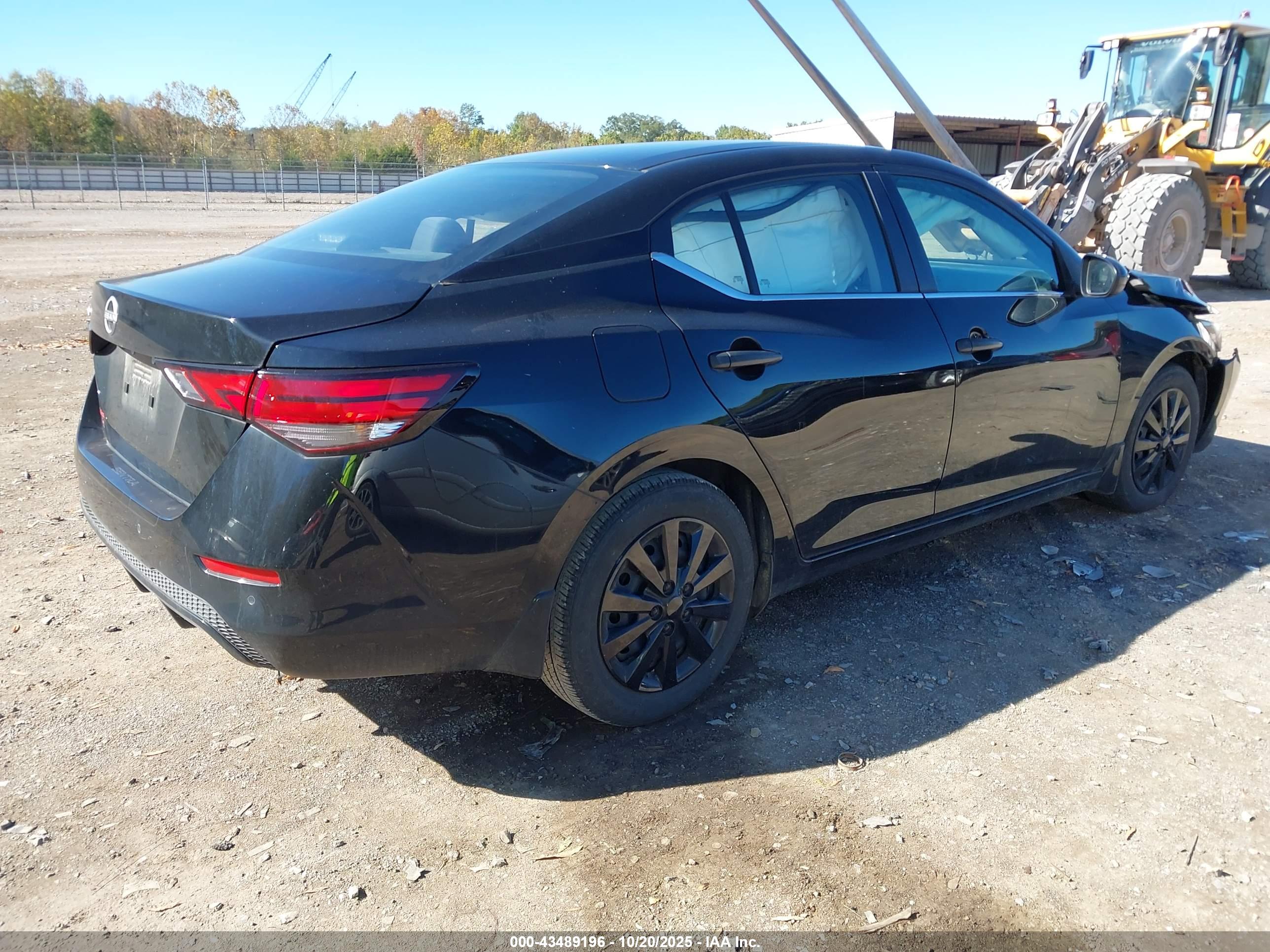 NISSAN SENTRA image 4