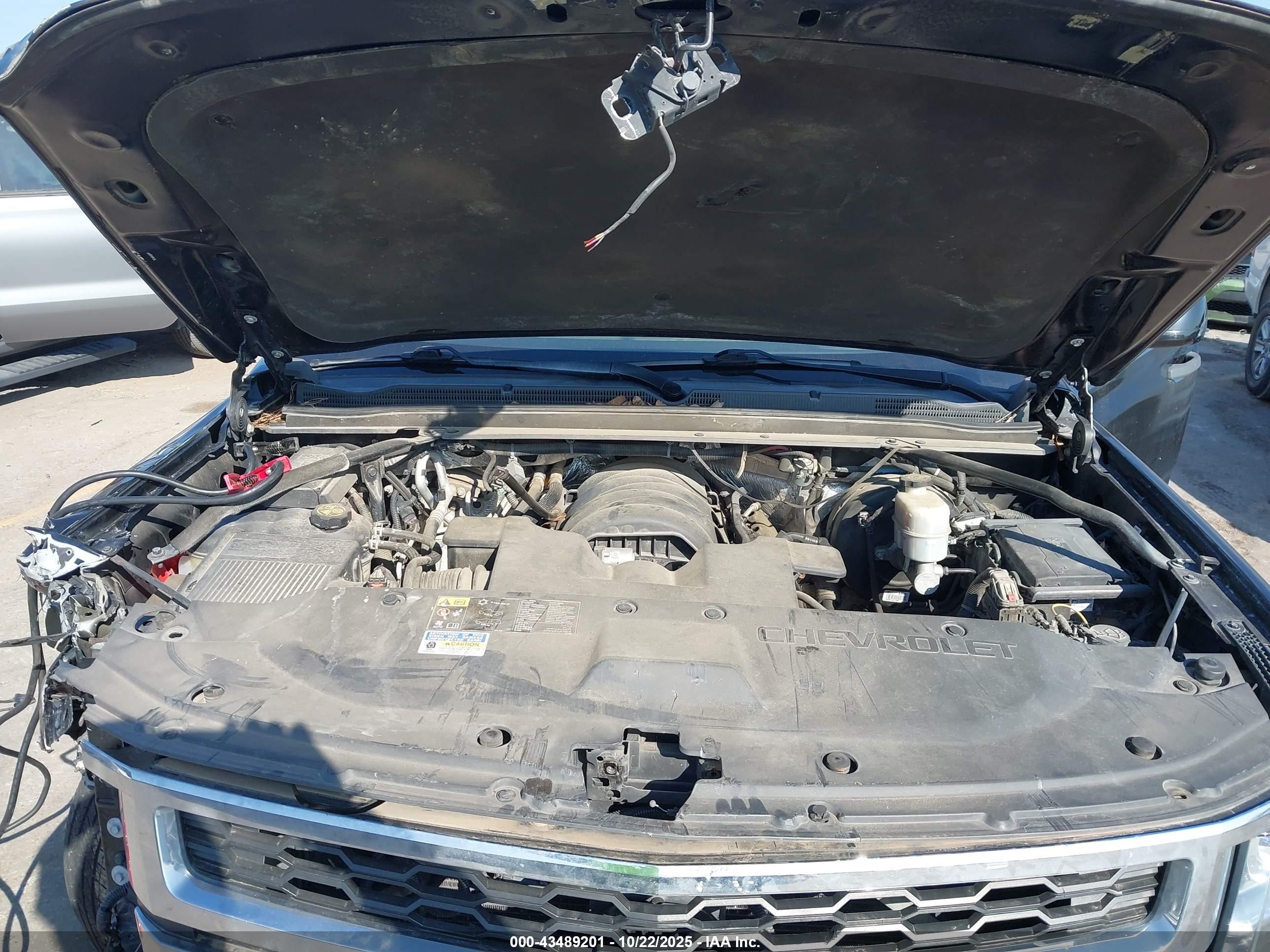 CHEVROLET TAHOE image 10