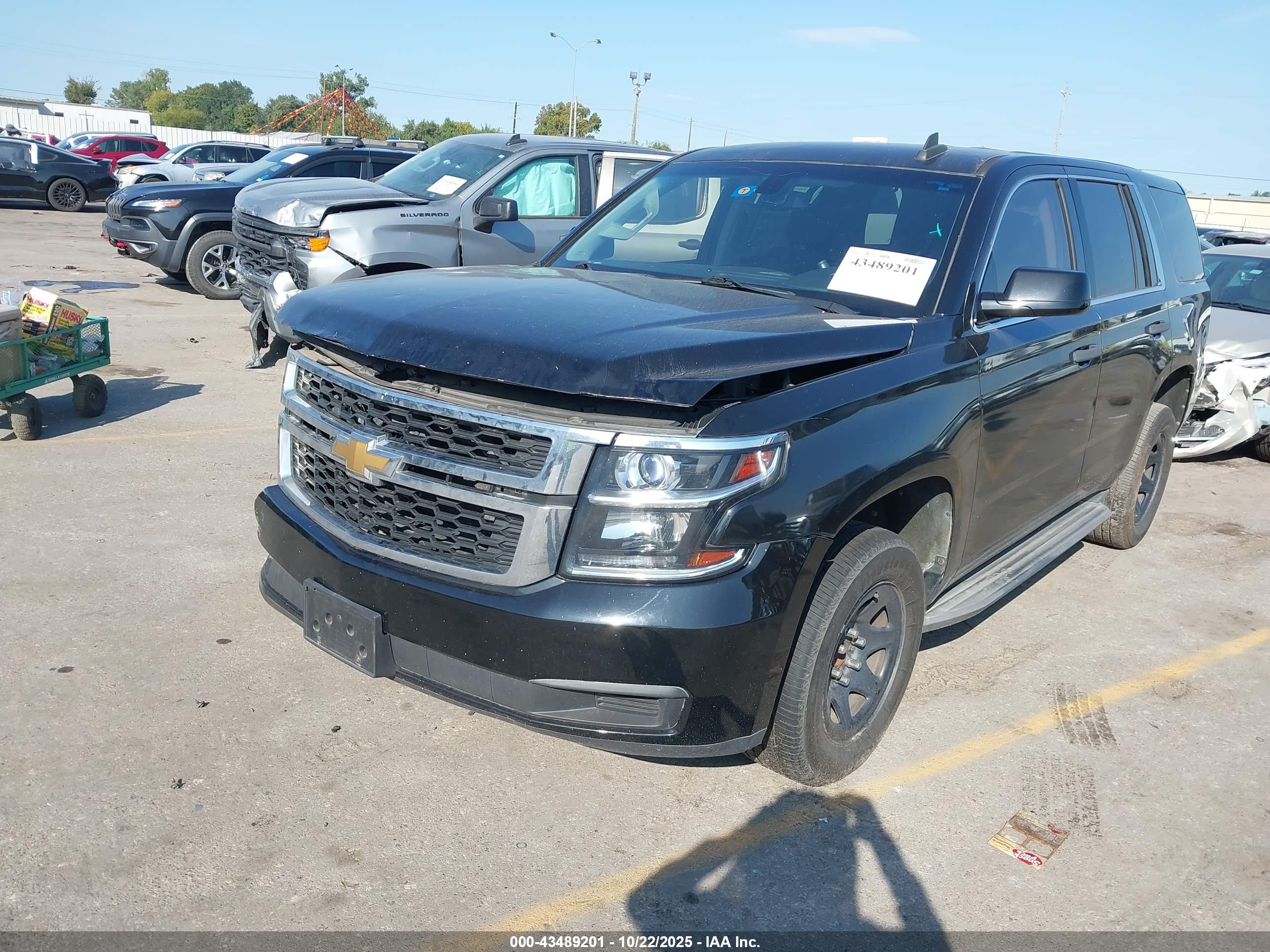 CHEVROLET TAHOE image 2