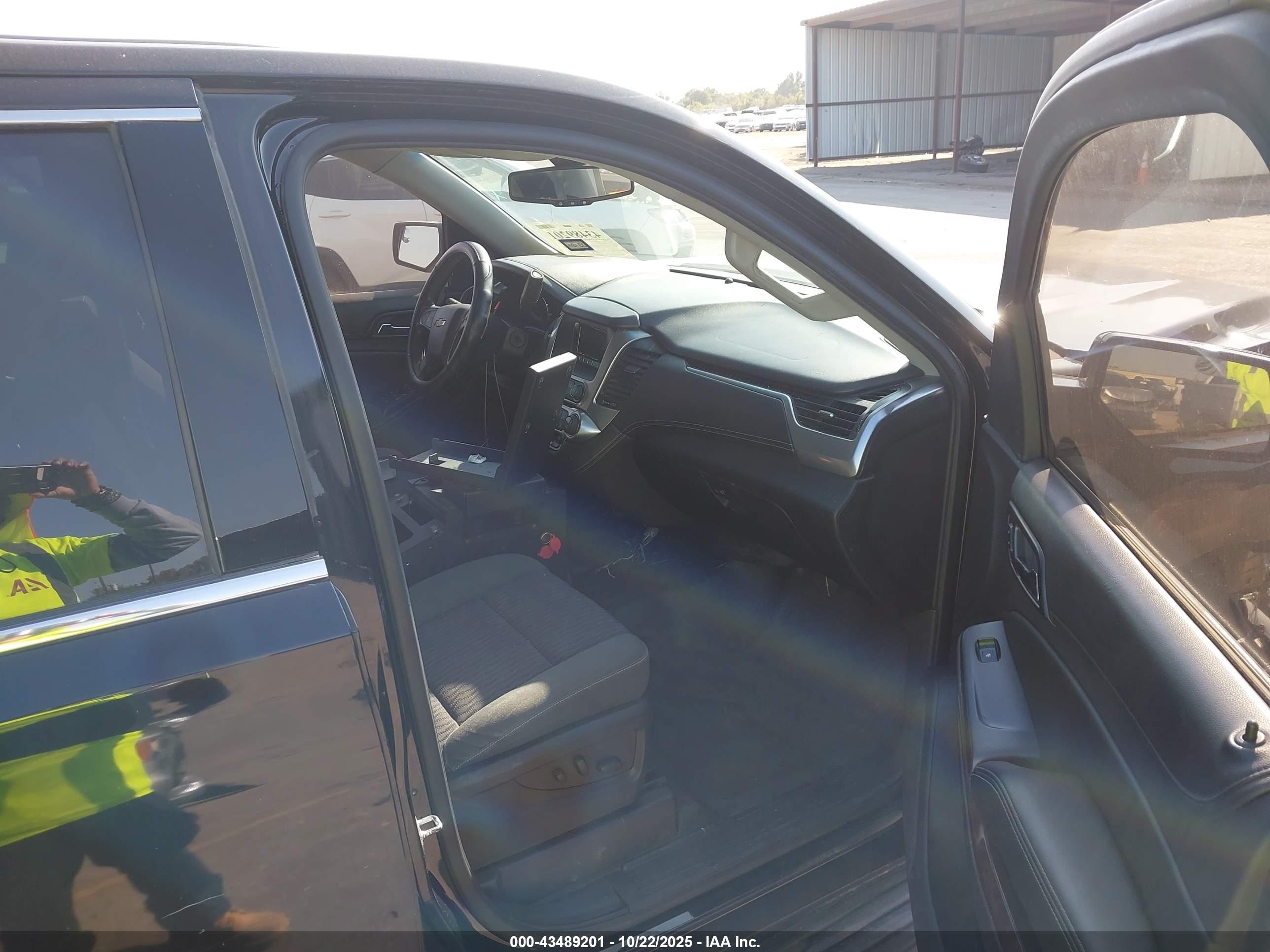 CHEVROLET TAHOE image 5