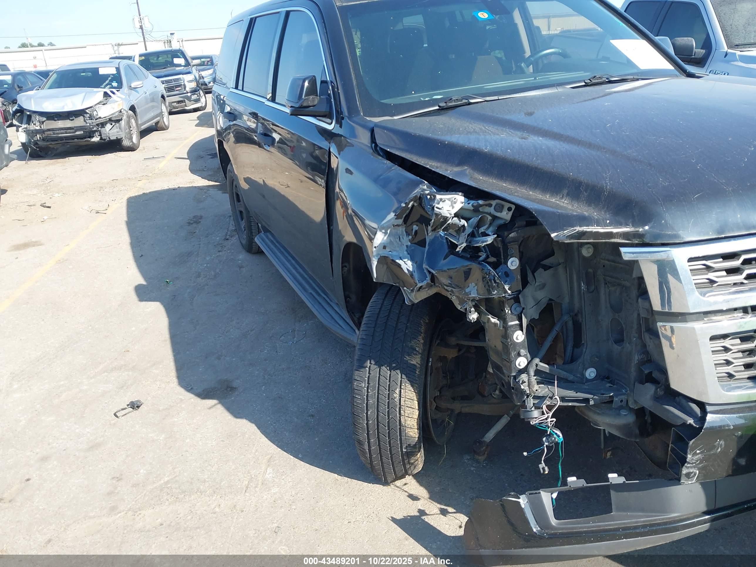 CHEVROLET TAHOE image 6
