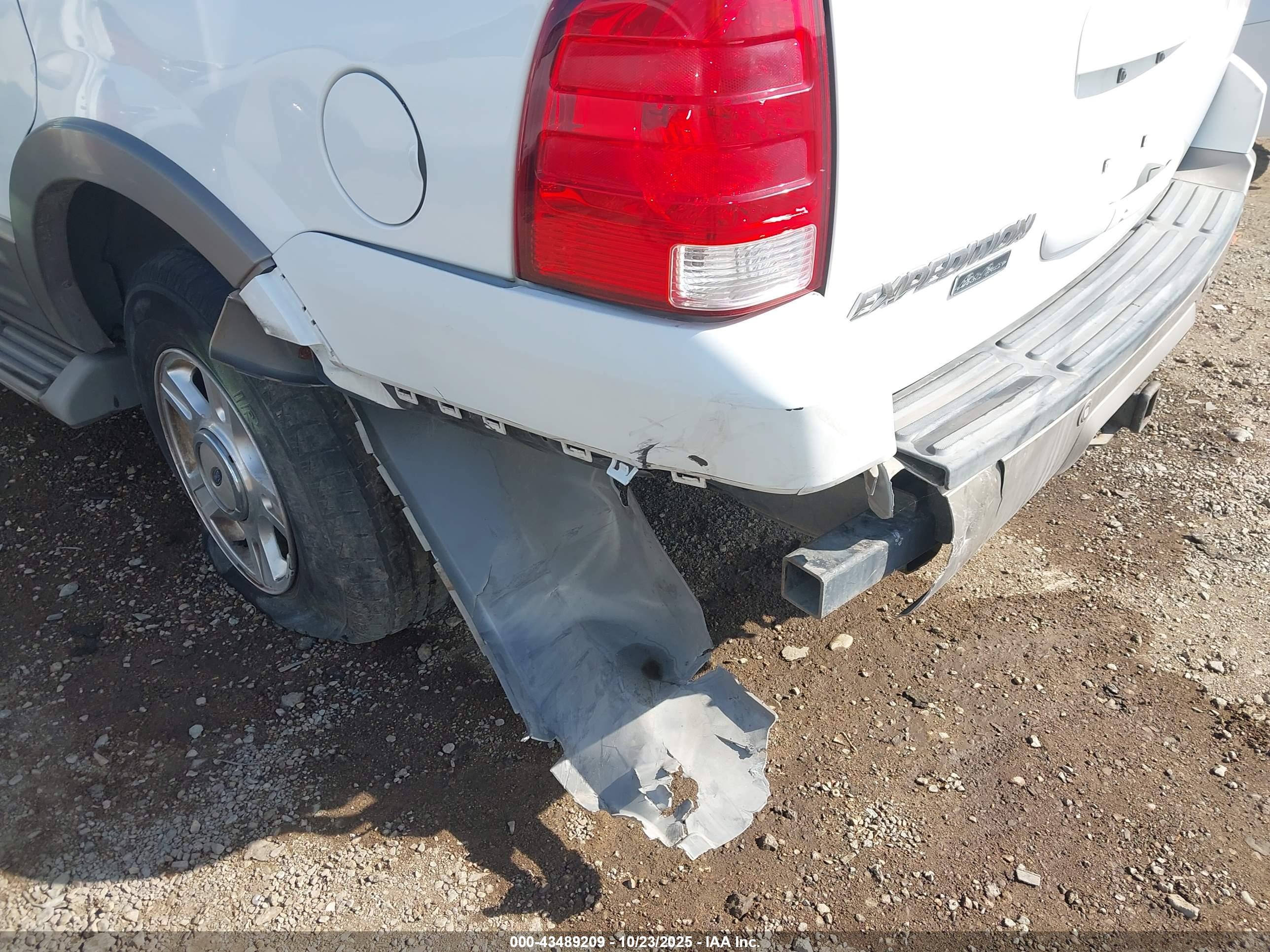 FORD EXPEDITION image 6