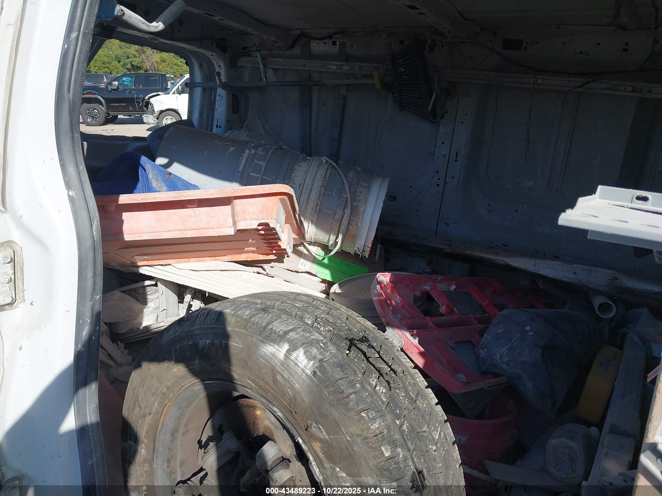 FORD TRANSIT-250 image 8