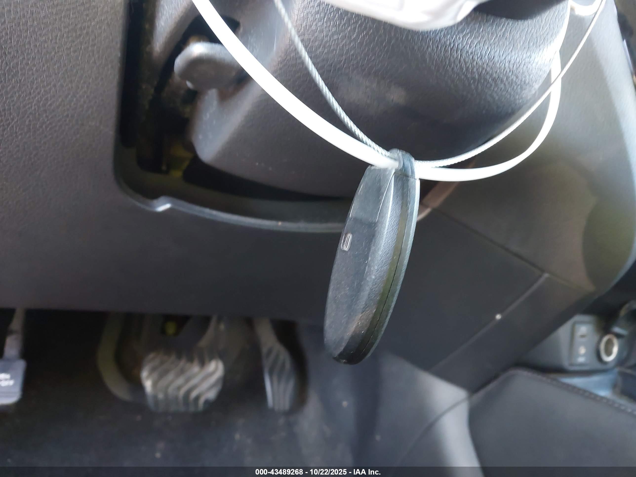 NISSAN ROGUE image 11