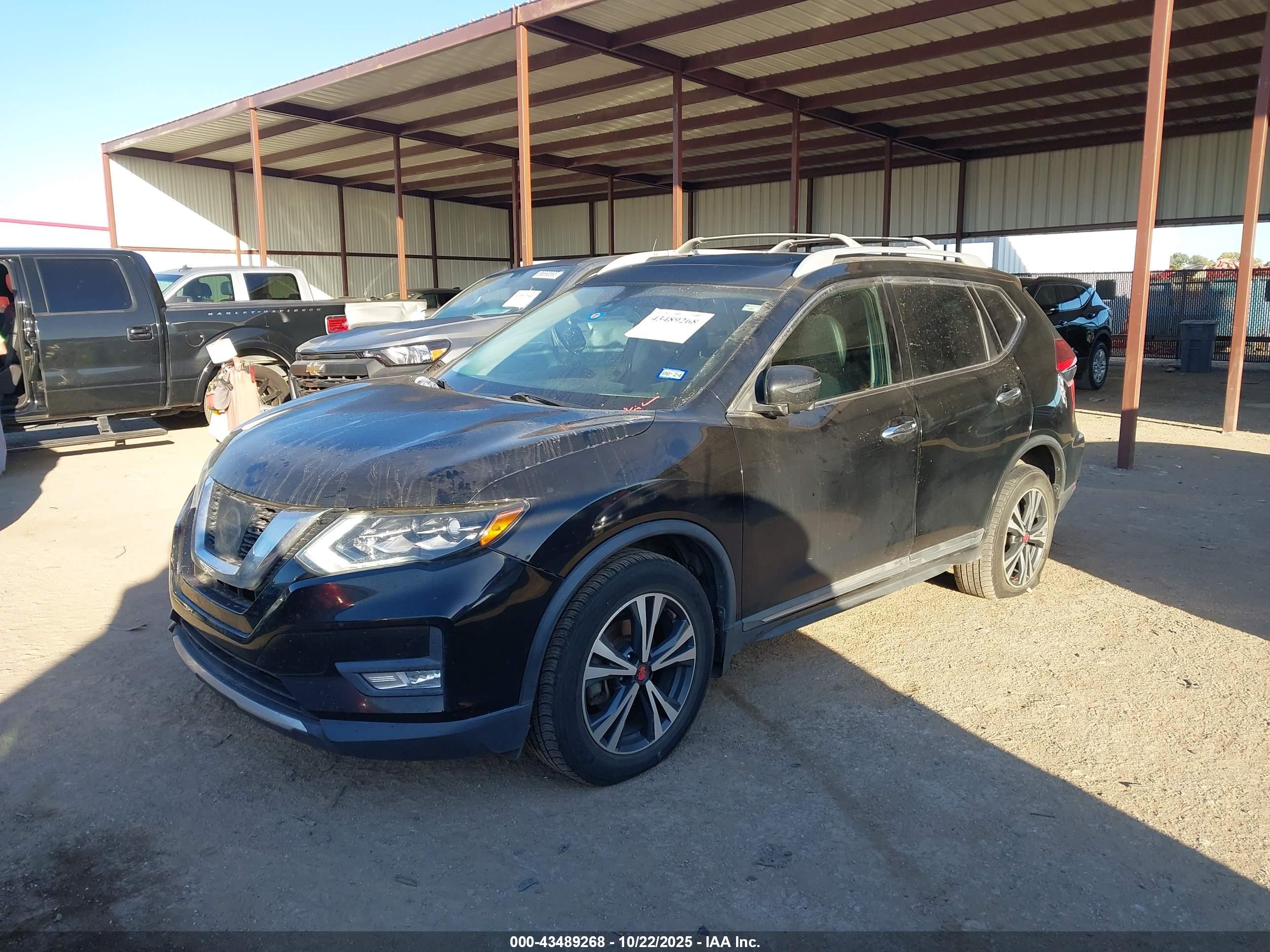 NISSAN ROGUE image 2
