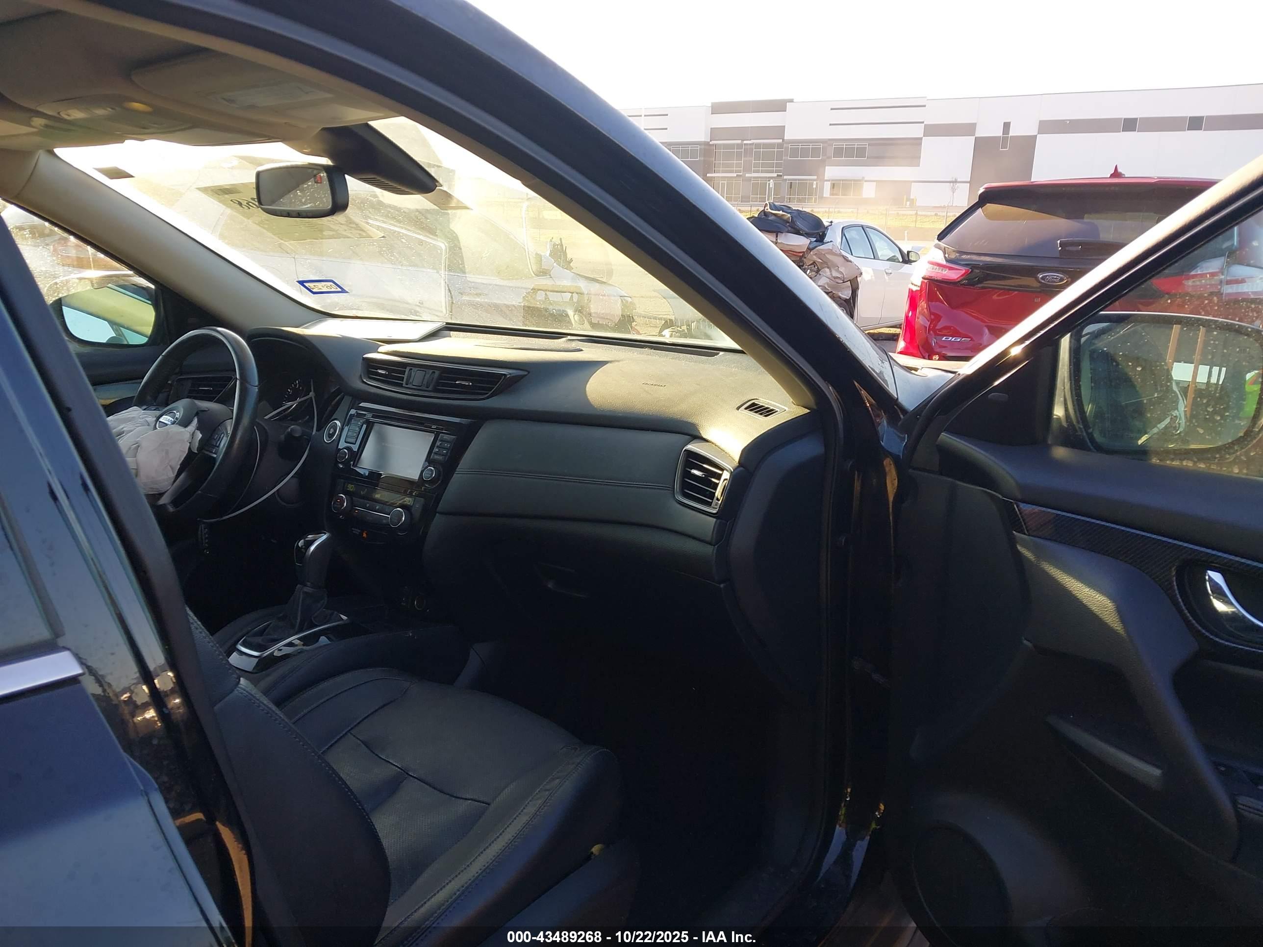 NISSAN ROGUE image 5