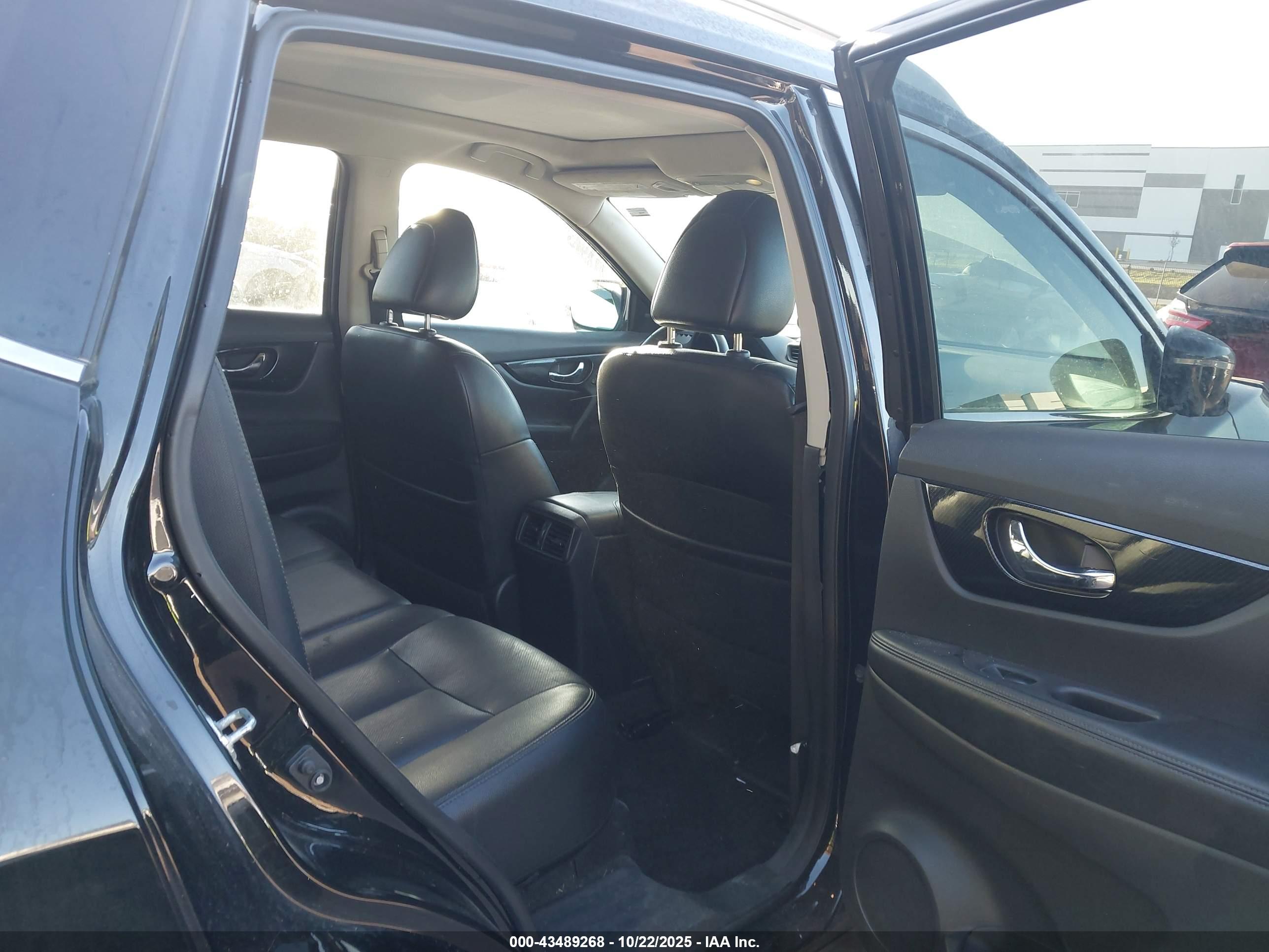 NISSAN ROGUE image 8
