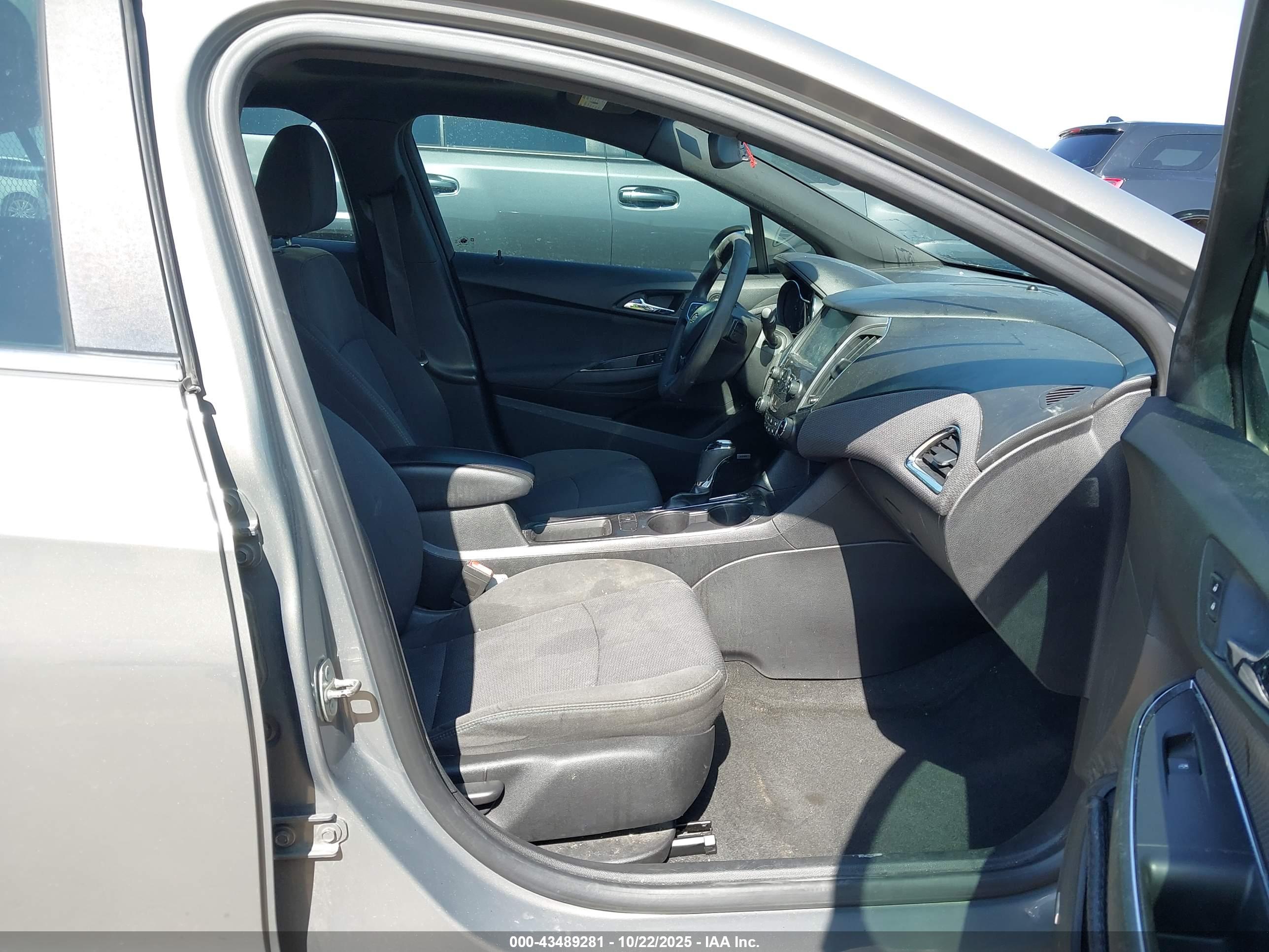 CHEVROLET CRUZE image 5