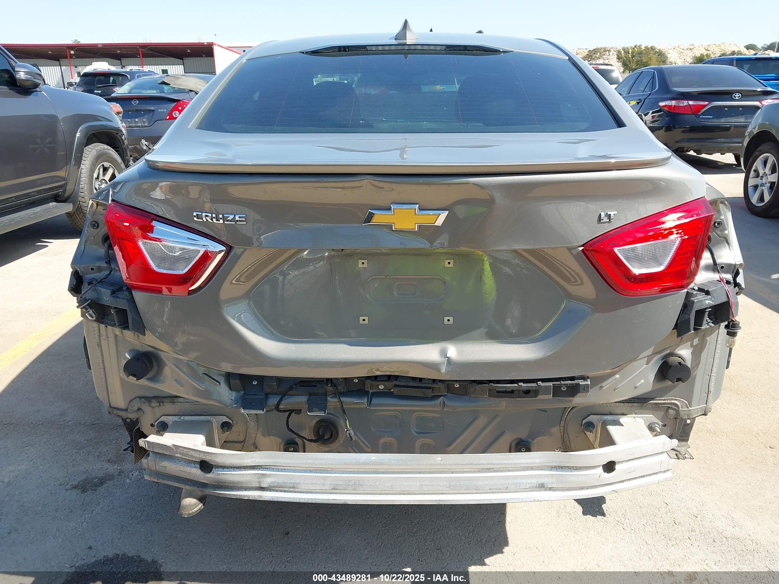 CHEVROLET CRUZE image 6