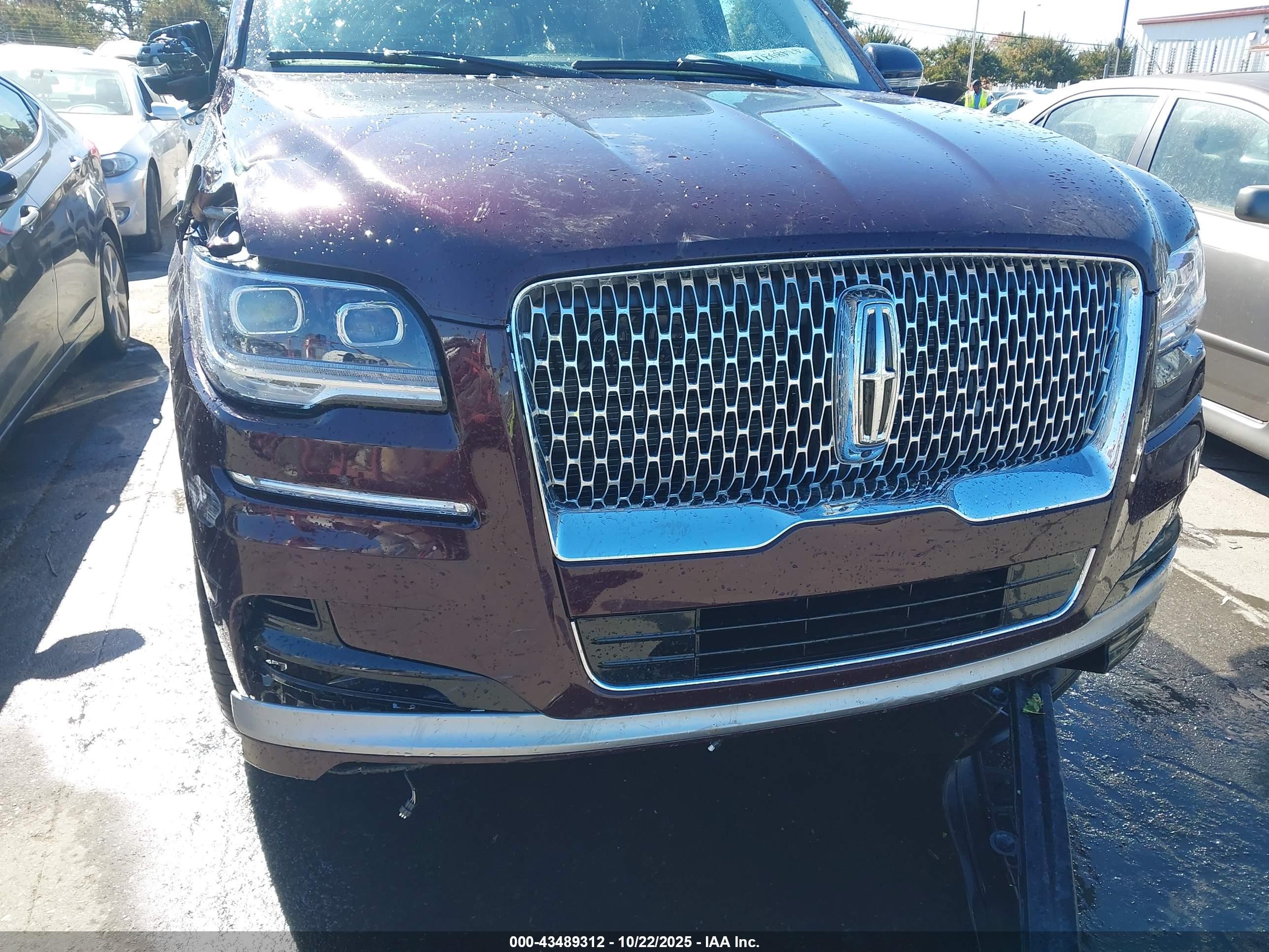 LINCOLN NAVIGATOR image 6