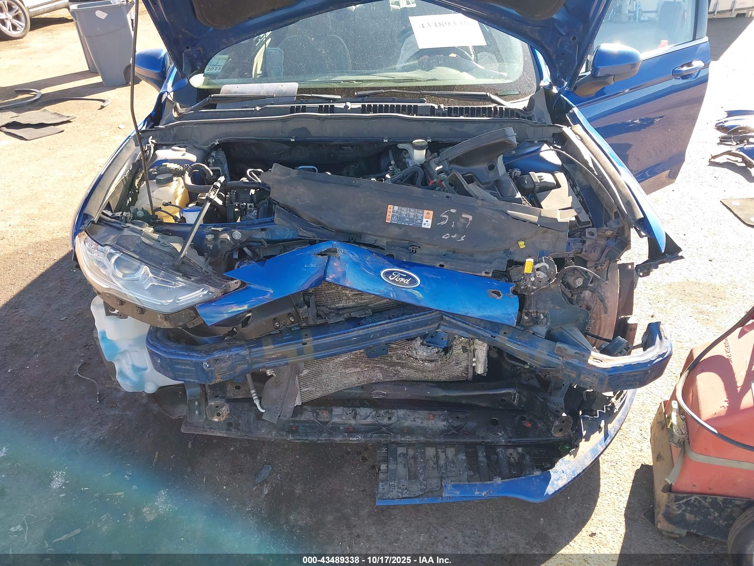 FORD FUSION image 10