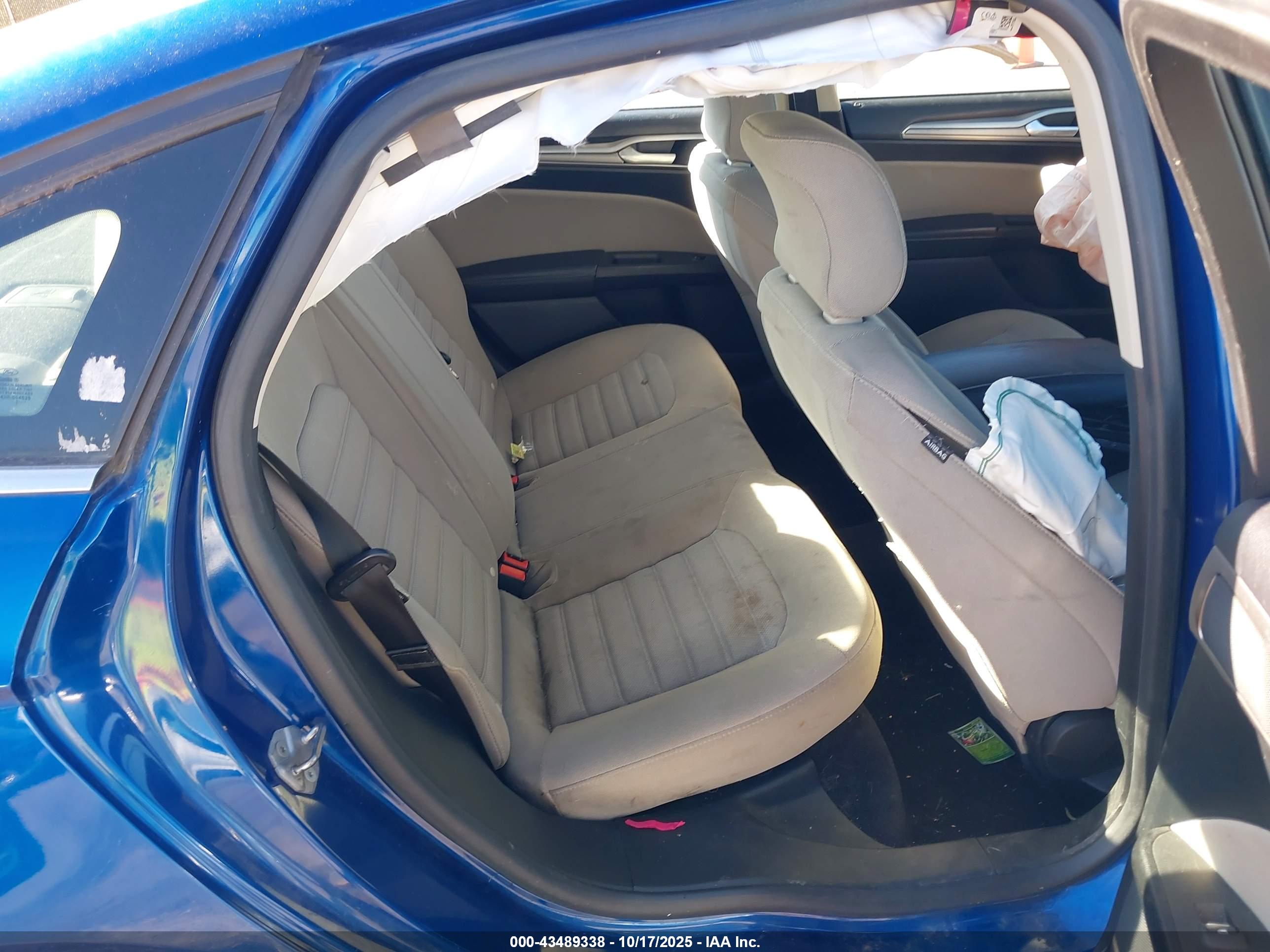 FORD FUSION image 8