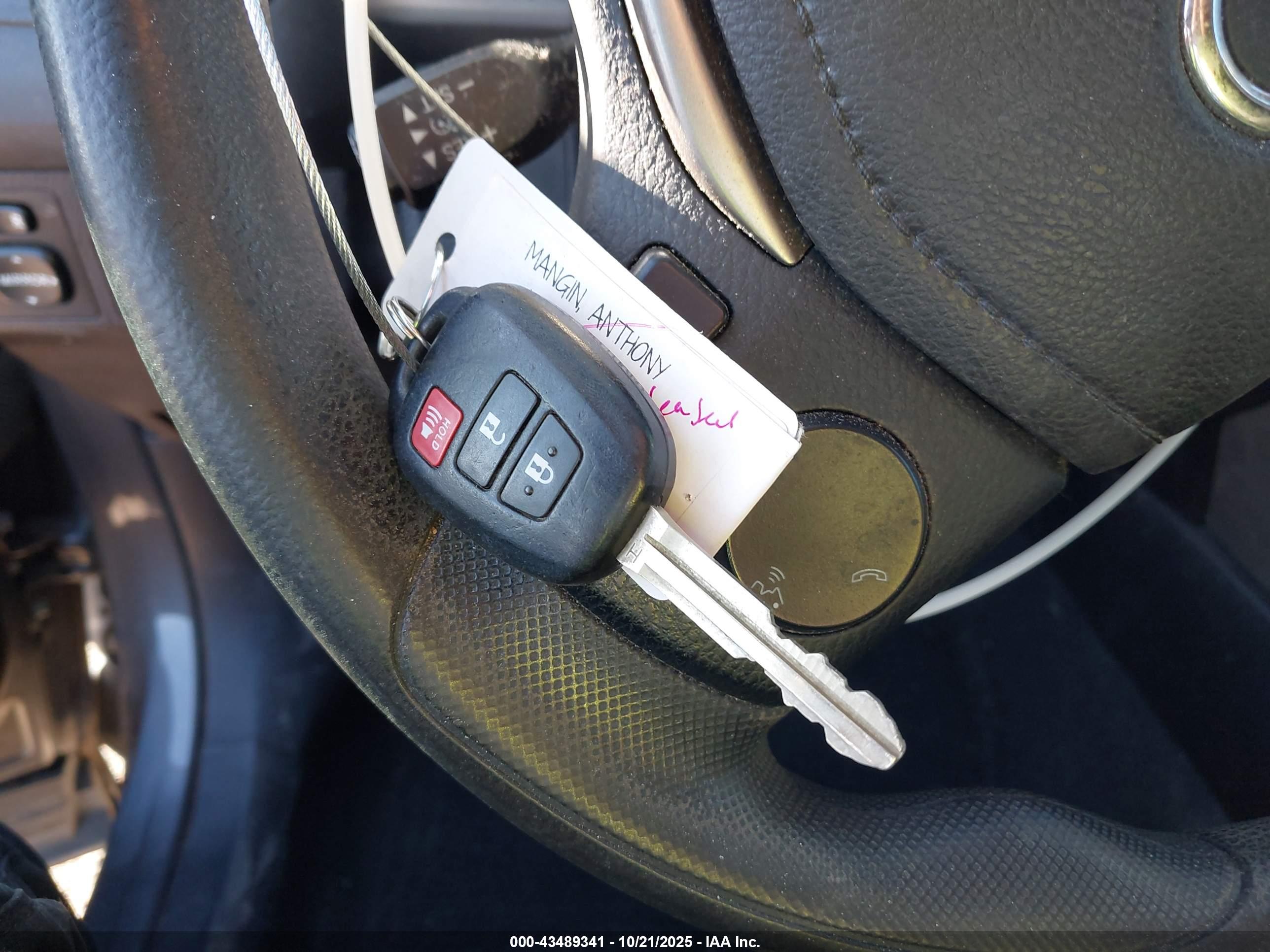TOYOTA RAV4 image 11