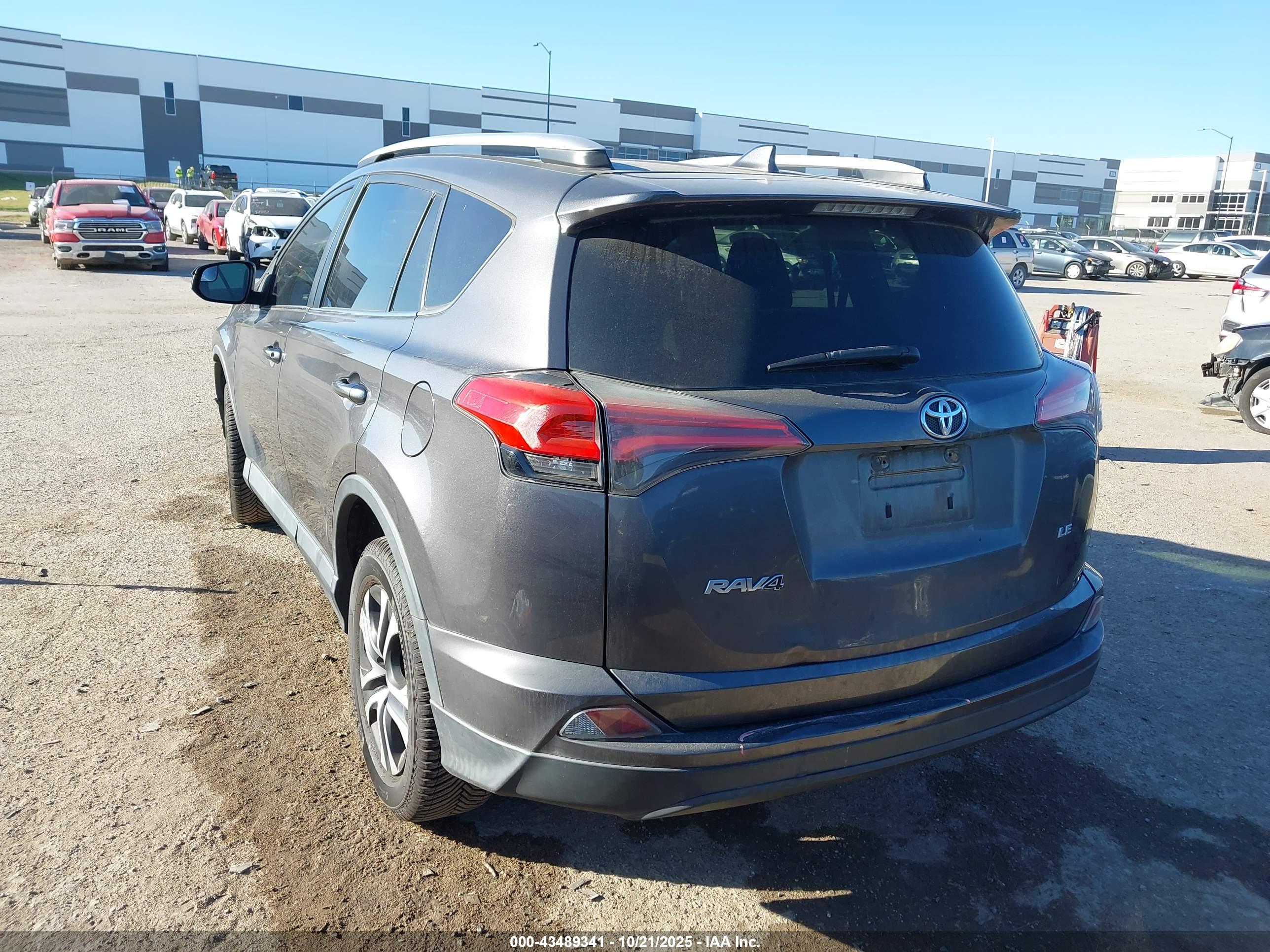 TOYOTA RAV4 image 3