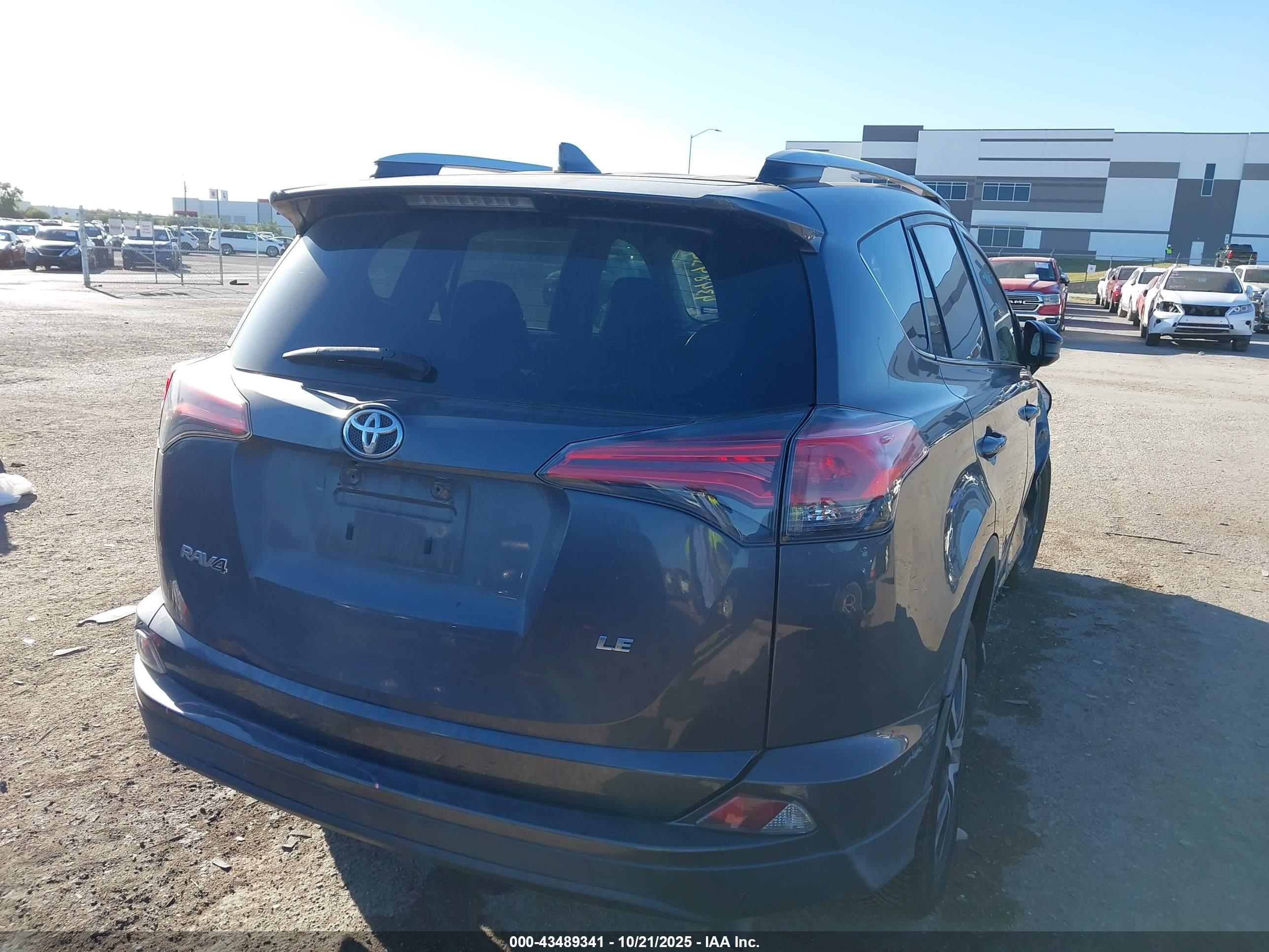 TOYOTA RAV4 image 4