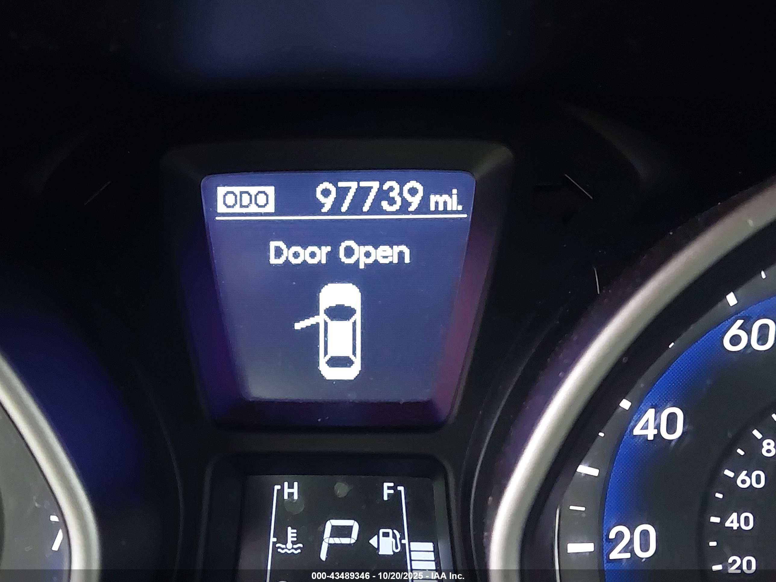 HYUNDAI ELANTRA image 7