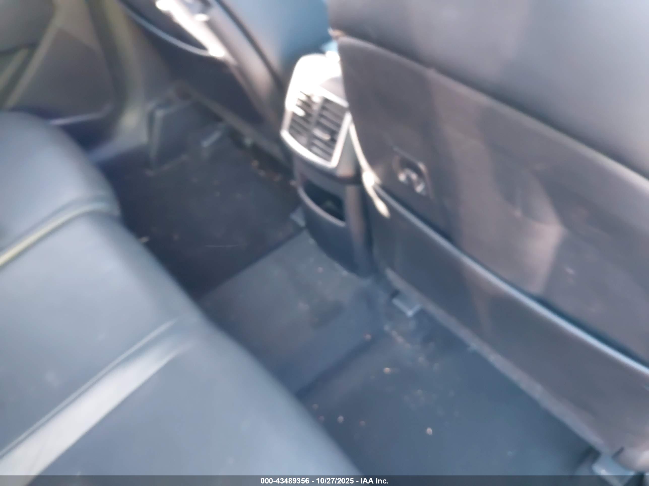 KIA SPORTAGE image 8