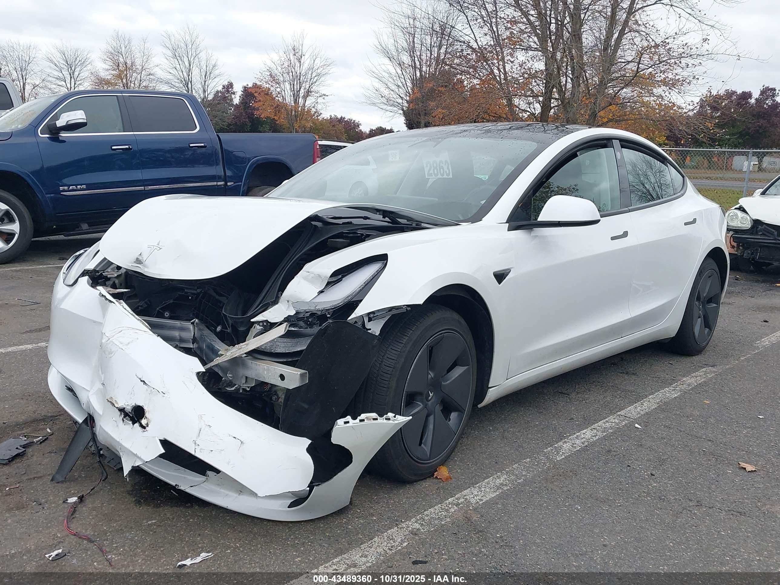 TESLA MODEL image 2