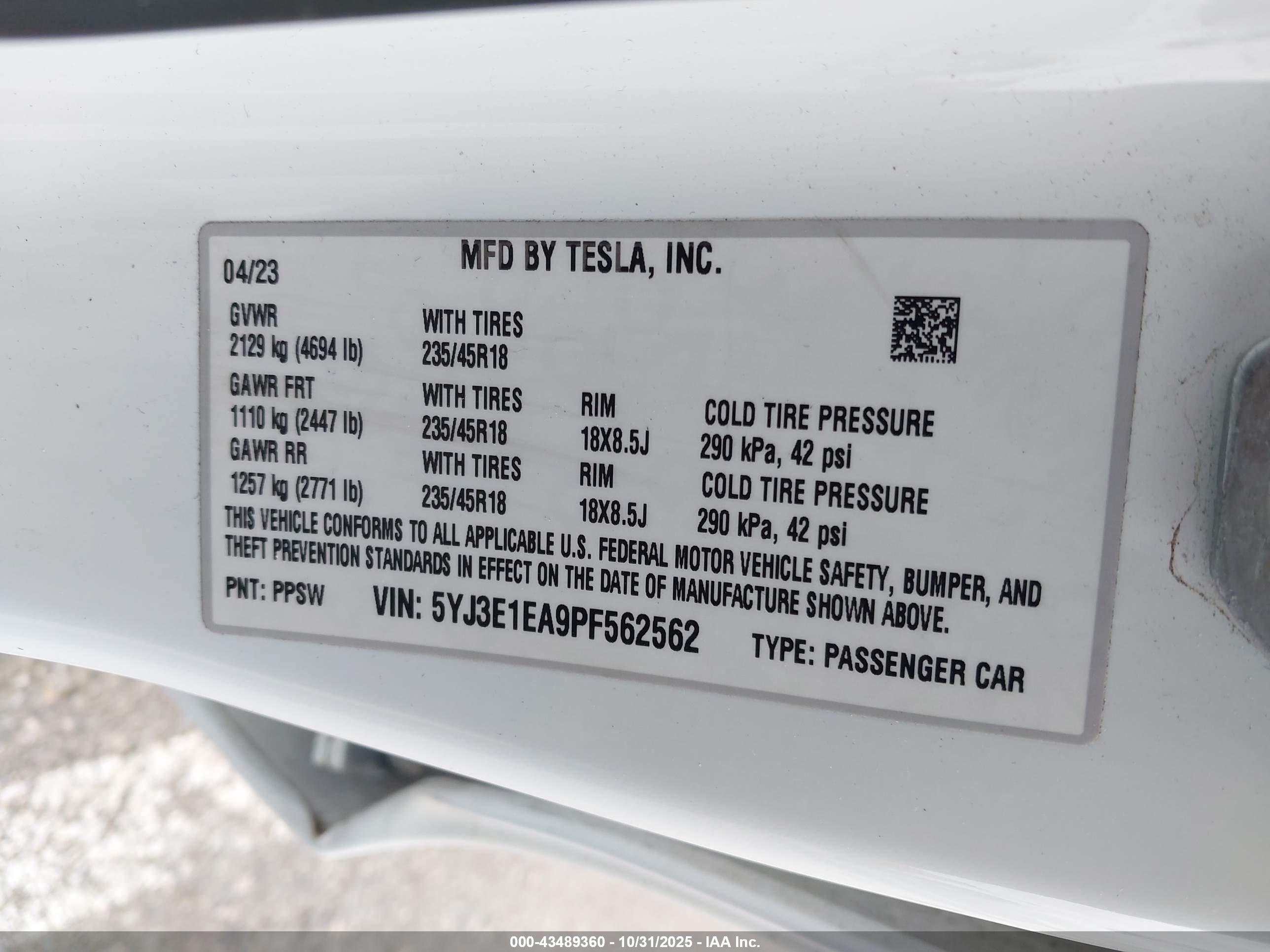 TESLA MODEL image 9
