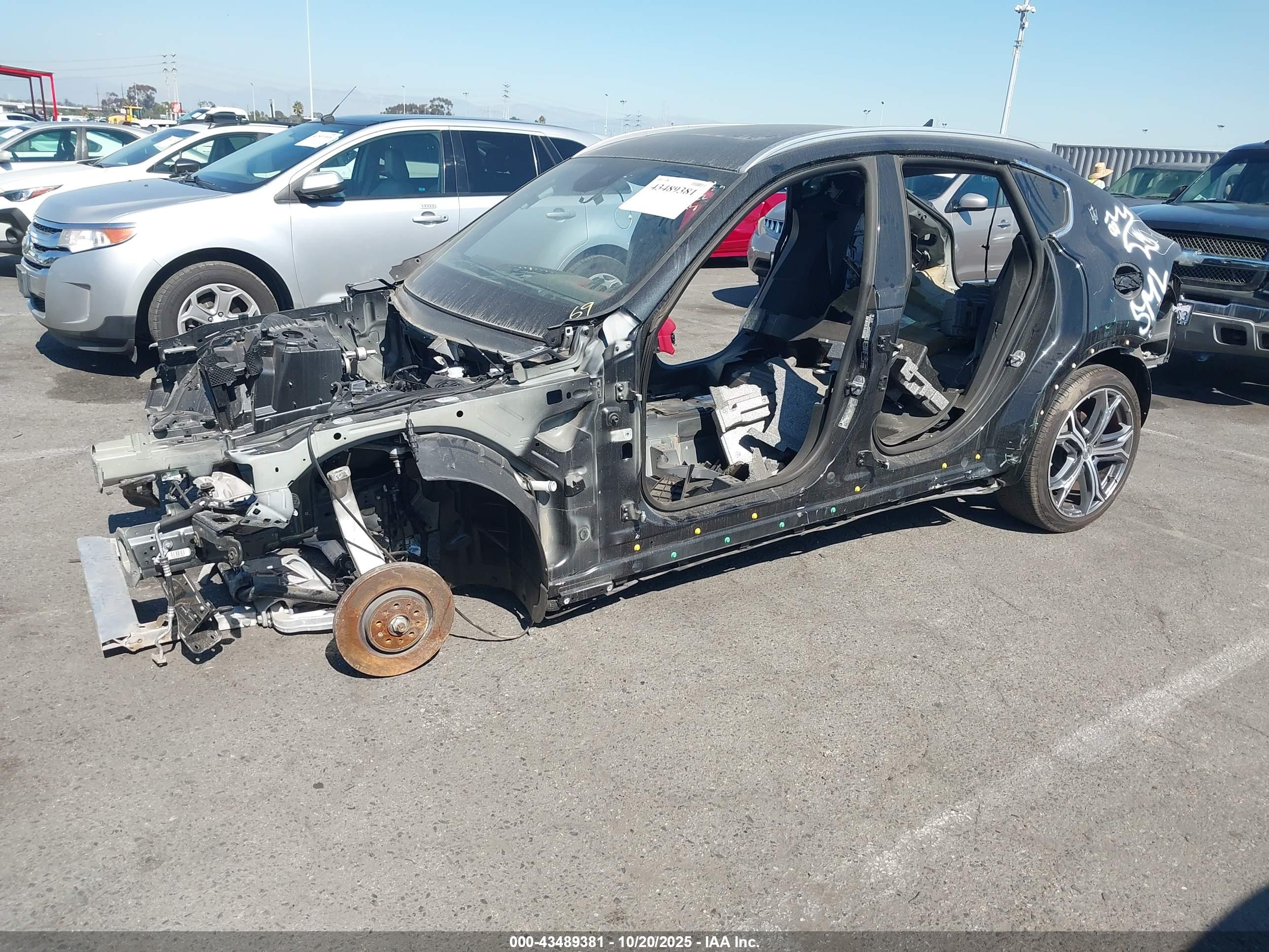 MASERATI LEVANTE image 2
